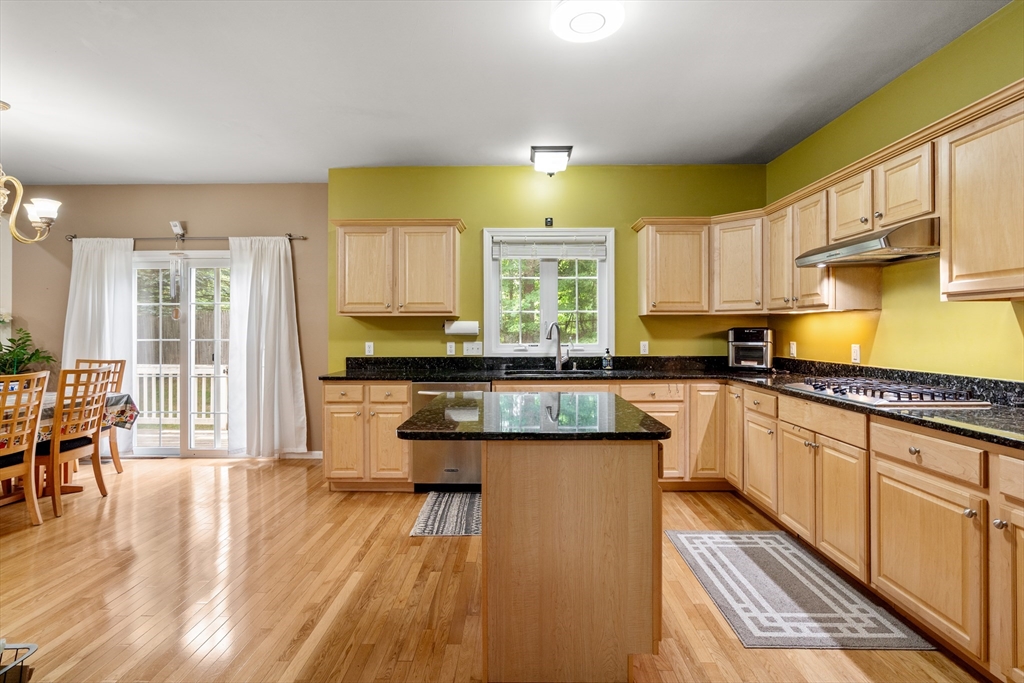 Chelmsford, Massachusetts, 01824, United States, 4 Bedrooms Bedrooms, ,3 BathroomsBathrooms,Residential,For Sale,1939312