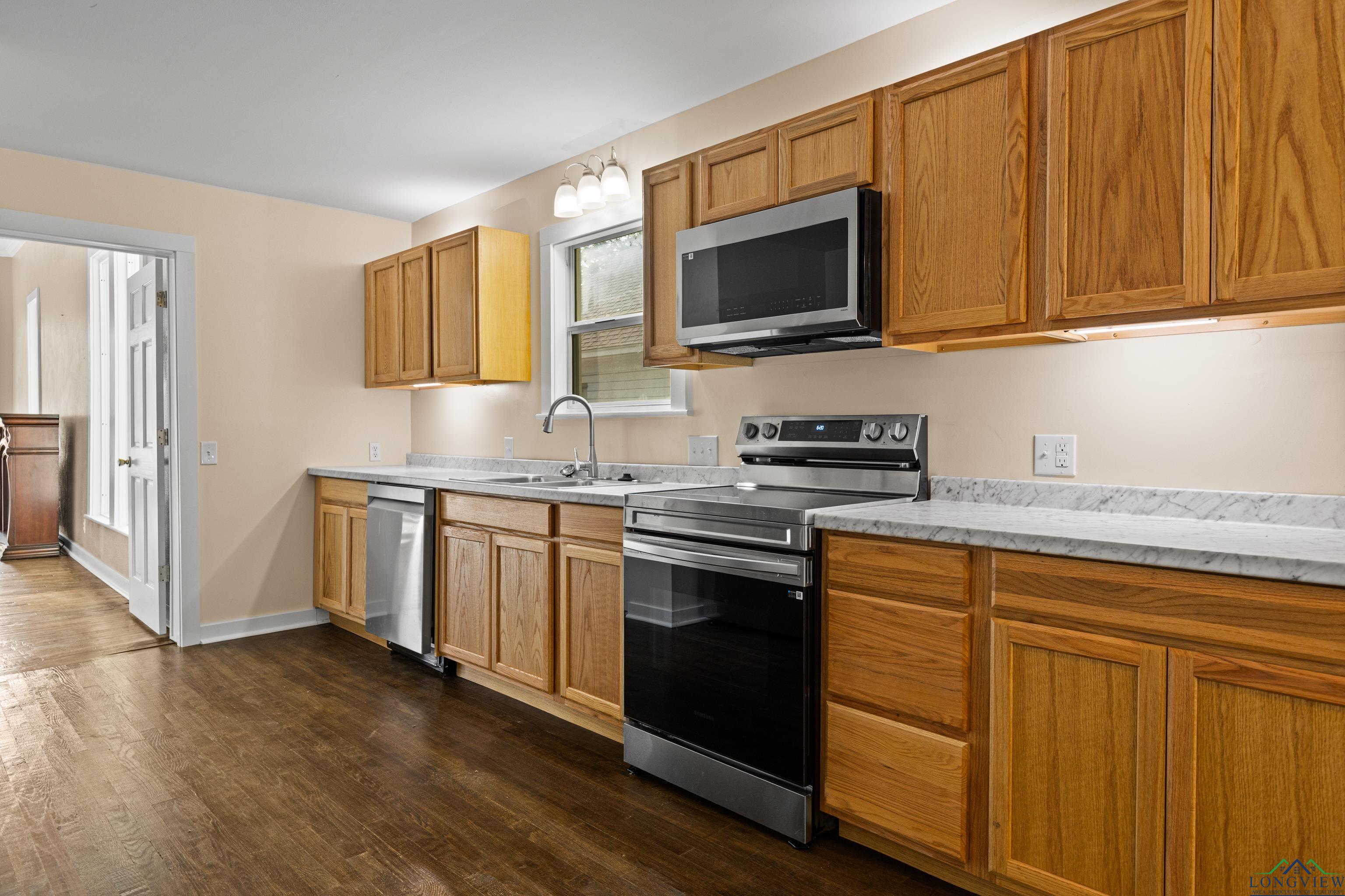 Jefferson, Texas, 75657, United States, 4 Bedrooms Bedrooms, ,5 BathroomsBathrooms,Residential,For Sale,1868474