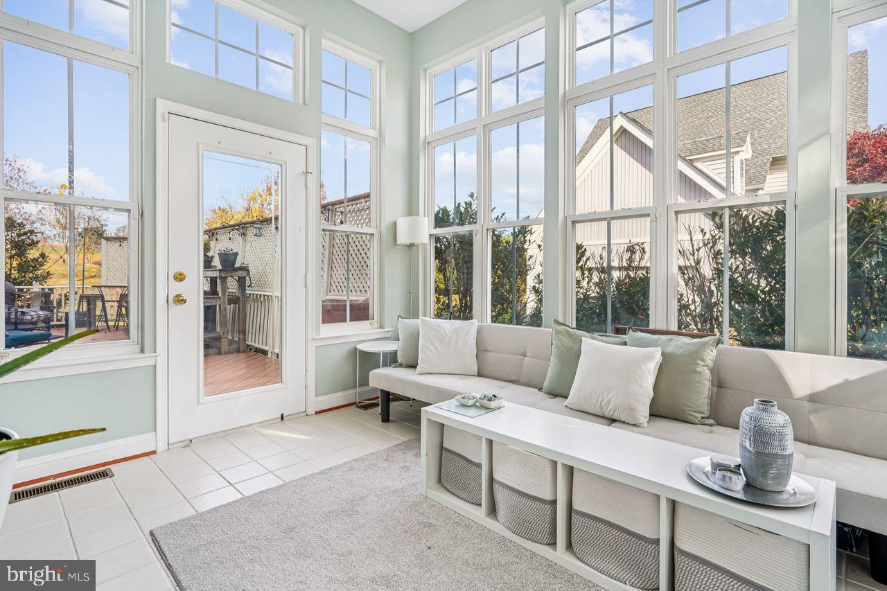 Warrenton, Virginia, 20187, United States, 4 Bedrooms Bedrooms, ,4 BathroomsBathrooms,Residential,For Sale,1989713