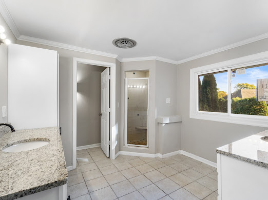 Winthrop Harbor, Illinois, 60096, United States, 5 Bedrooms Bedrooms, ,4 BathroomsBathrooms,Residential,For Sale,2005898