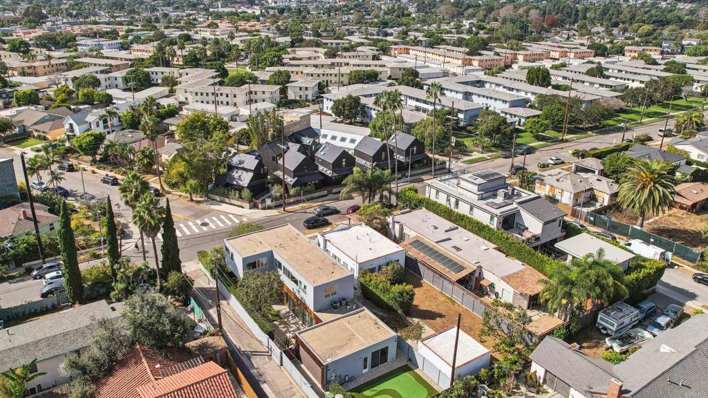 Venice, California, 90291, United States, 4 Bedrooms Bedrooms, ,4 BathroomsBathrooms,Residential,For Sale,1843493