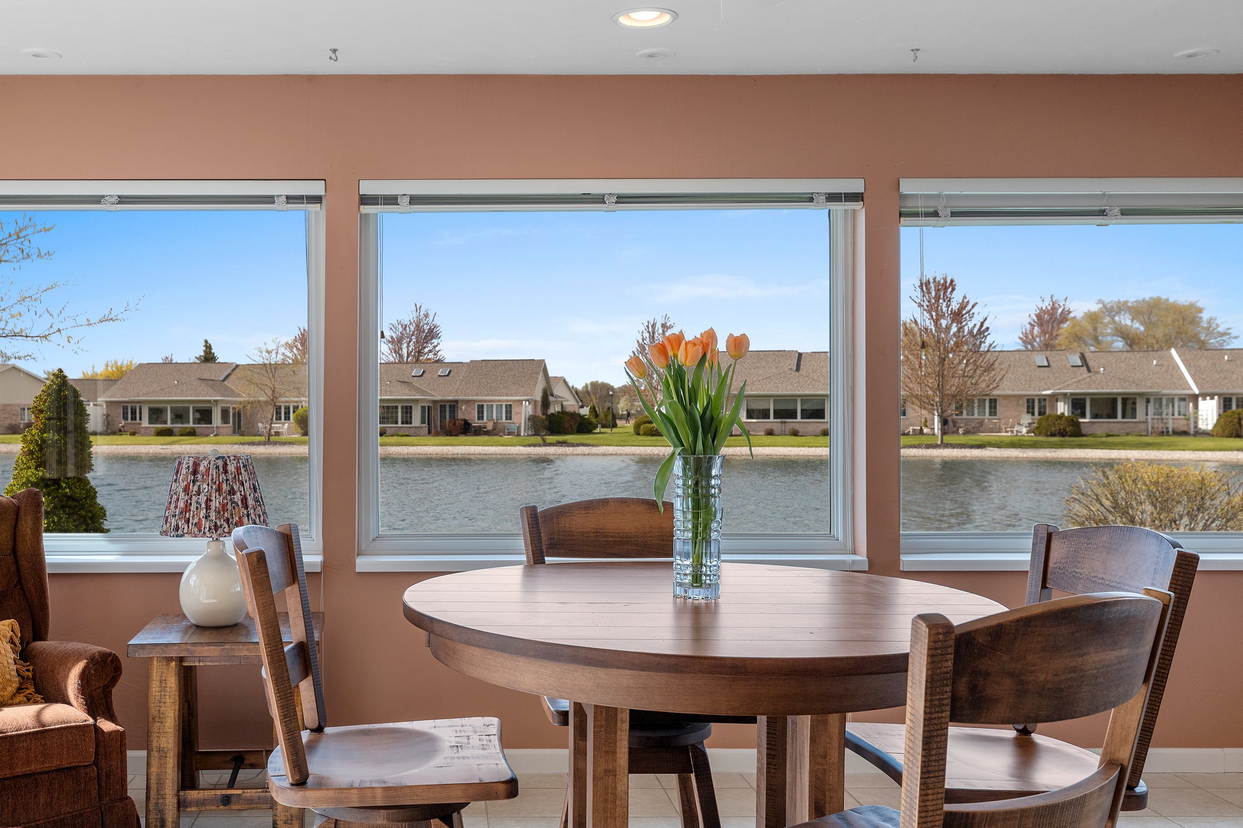  Waterfront Living at River Pines Condos - 物件實景