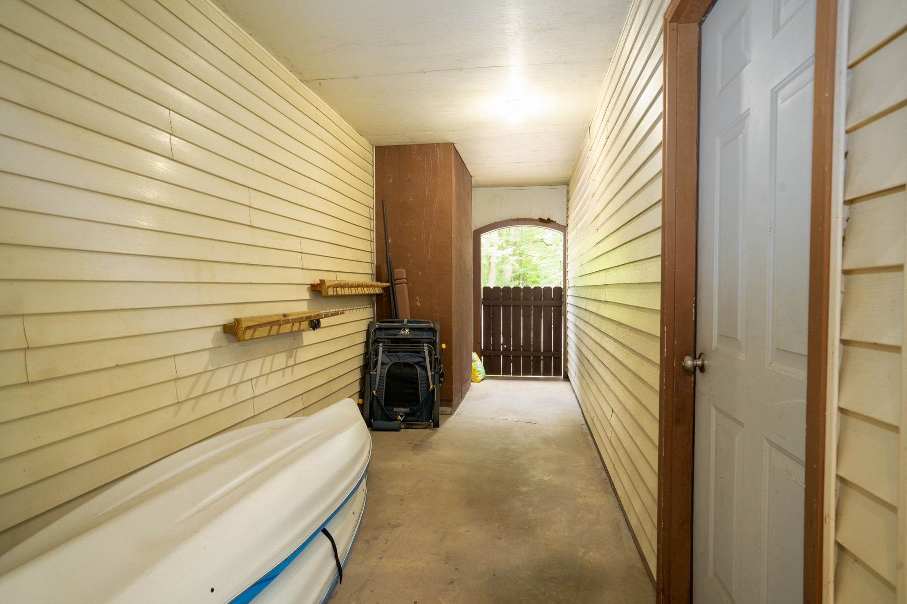  1649 East Manchester Road - 物件實景