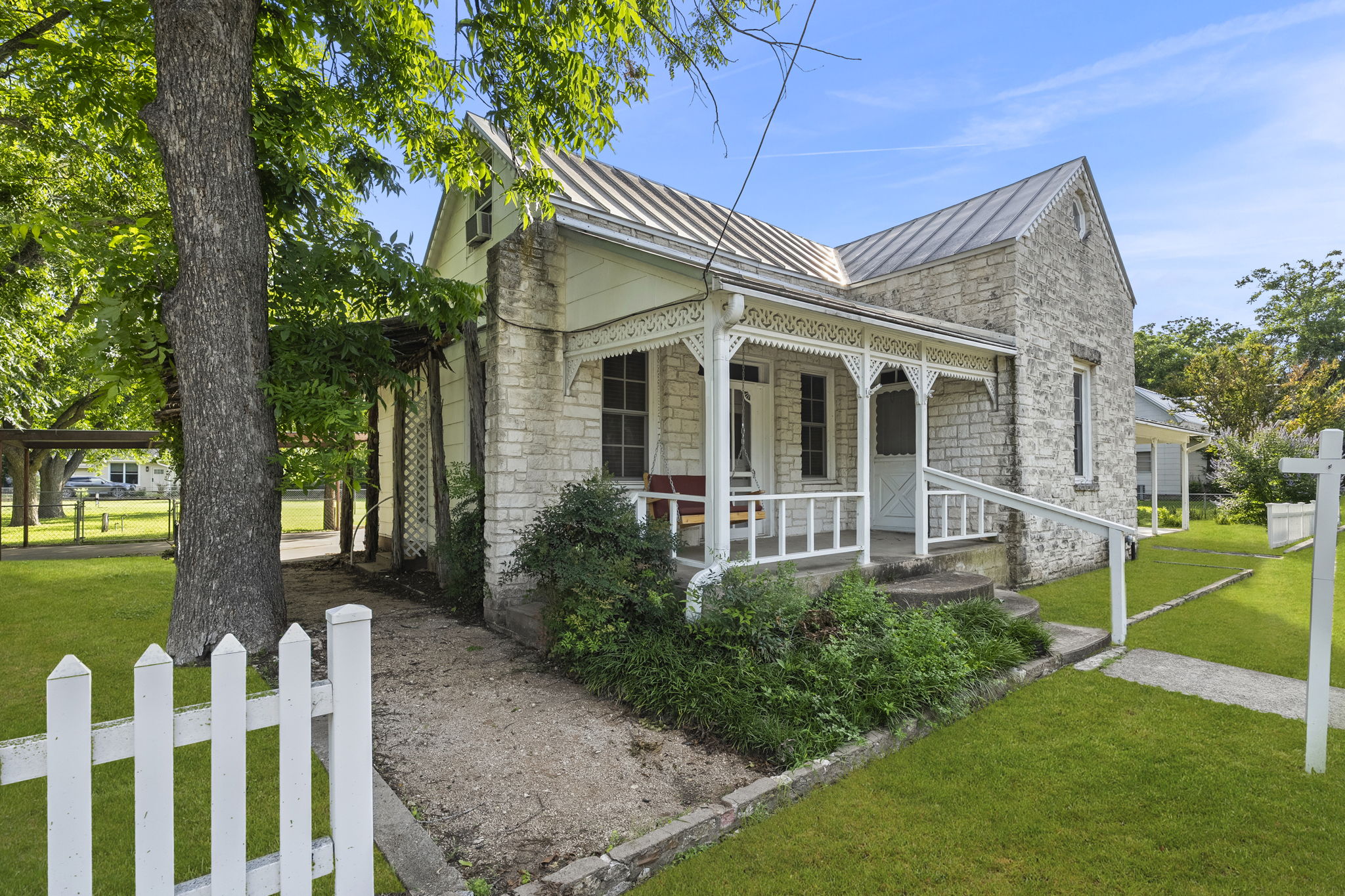  501 West Creek Street, Fredericksburg, TX 78624 - 物件實景