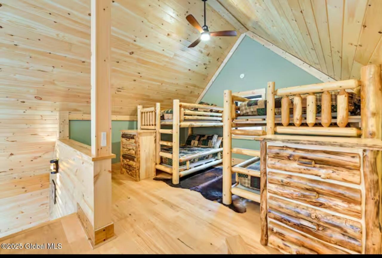 Gloversville, New York, 12078, United States, 2 Bedrooms Bedrooms, ,1 BathroomBathrooms,Residential,For Sale,1876319