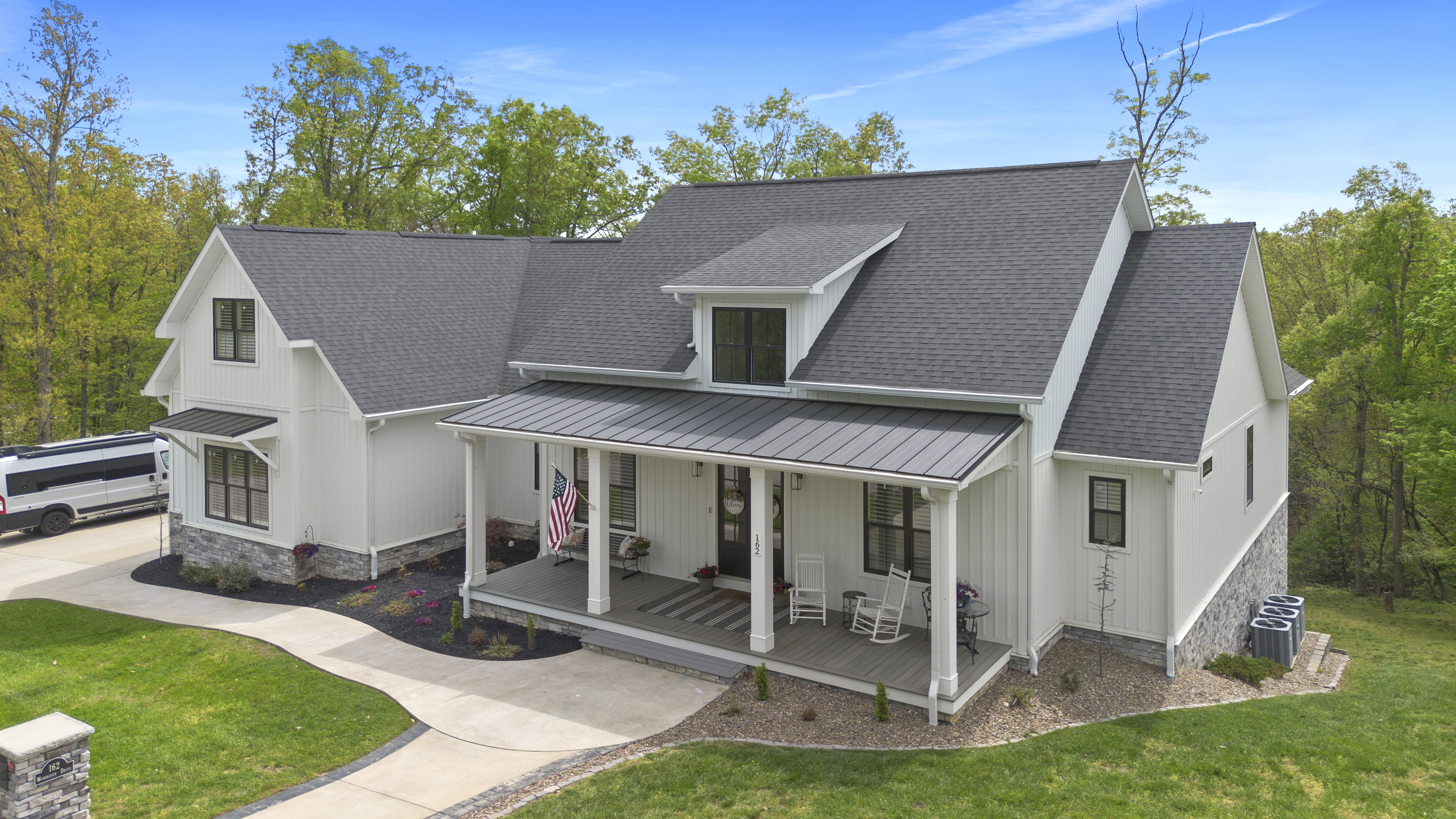 Huntington, West Virginia, 25701, United States, 6 Bedrooms Bedrooms, ,6 BathroomsBathrooms,Residential,For Sale,1977823