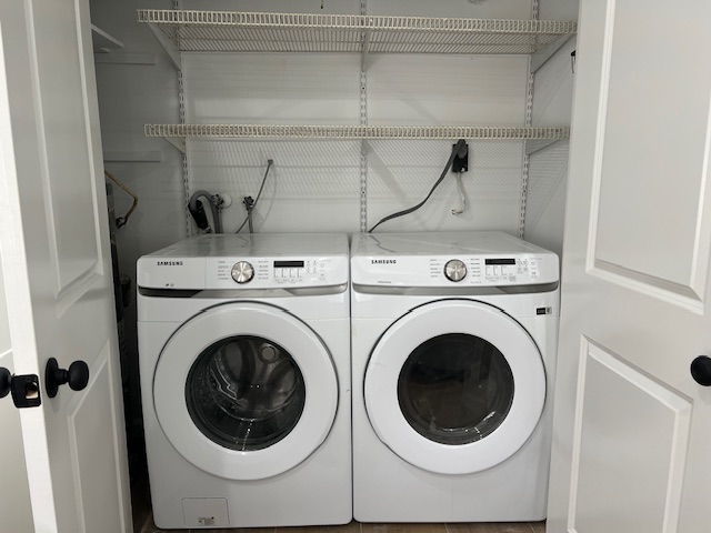 Holbrook, New York, 11741, United States, 3 Bedrooms Bedrooms, ,2 BathroomsBathrooms,Residential,For Sale,1990397