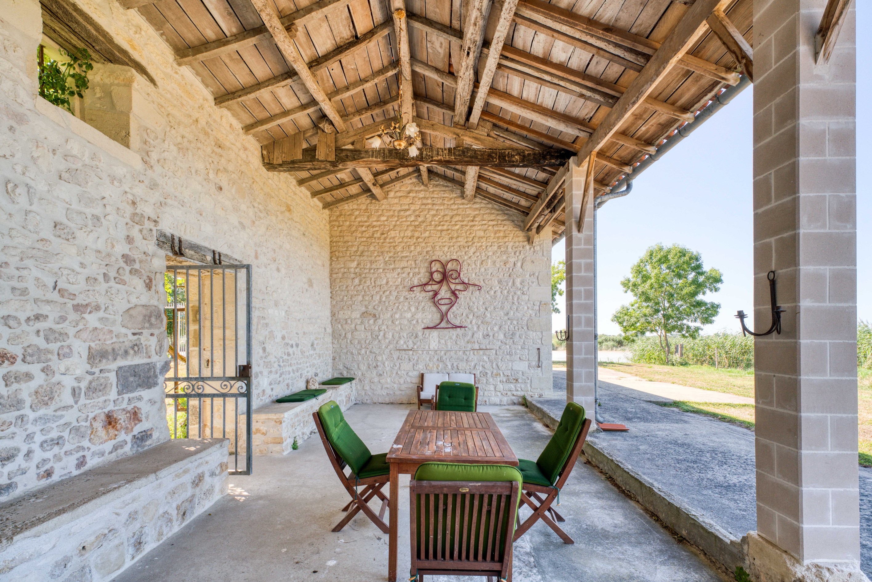  Character Property at the Confluence of the Charente and Boutonne Rivers - 物件實景