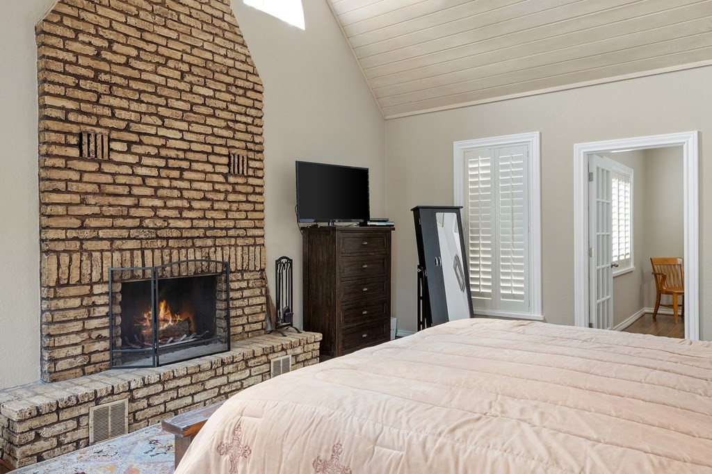 405 405 Frederick Rd, Fredericksburg, Texas, 78624, United States, 5 Bedrooms Bedrooms, ,5 BathroomsBathrooms,Residential,For Sale,405 405 Frederick Rd,1413377