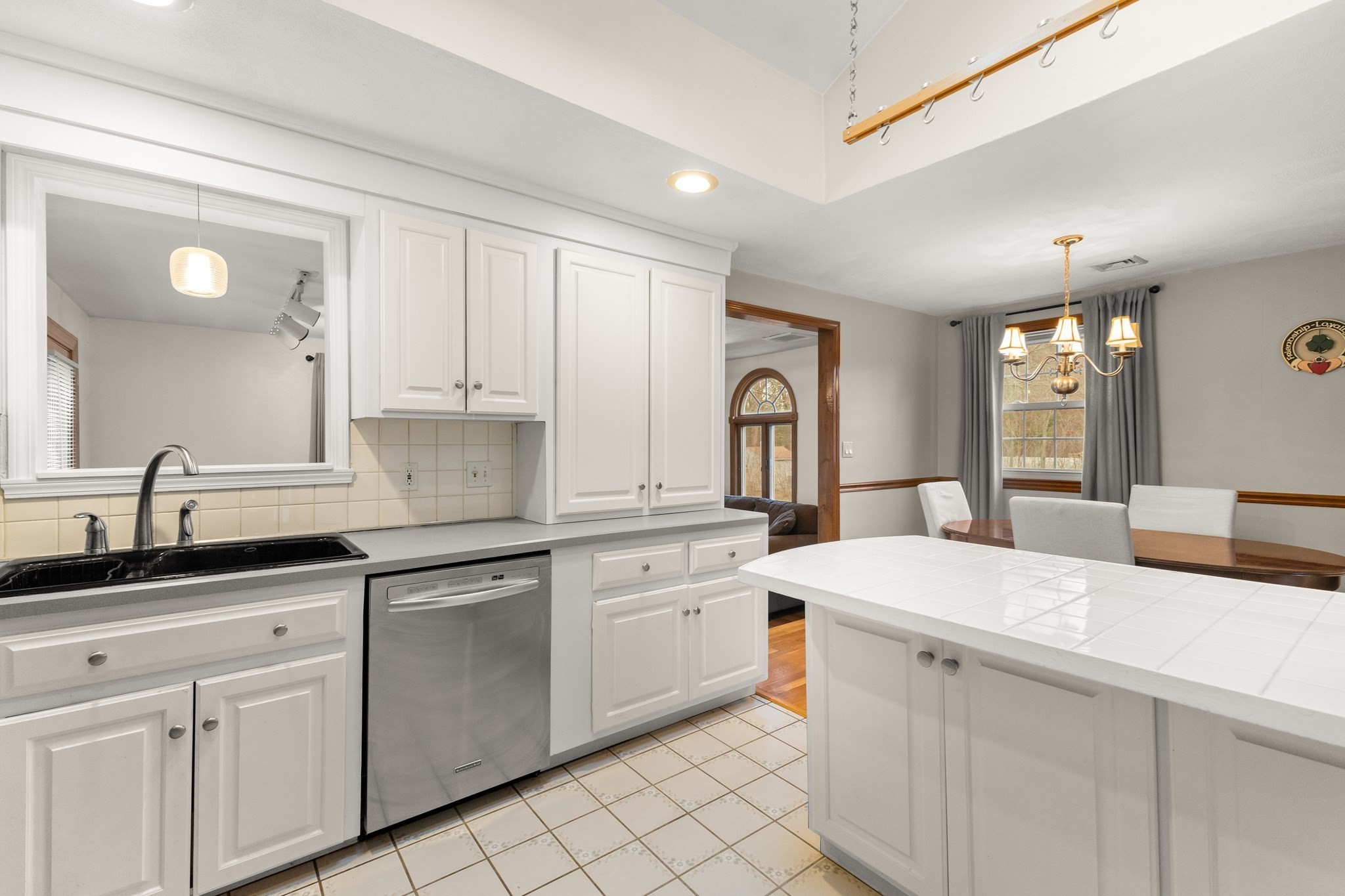 Hanover, Massachusetts, 02339, United States, 3 Bedrooms Bedrooms, ,2 BathroomsBathrooms,Residential,For Sale,2001191