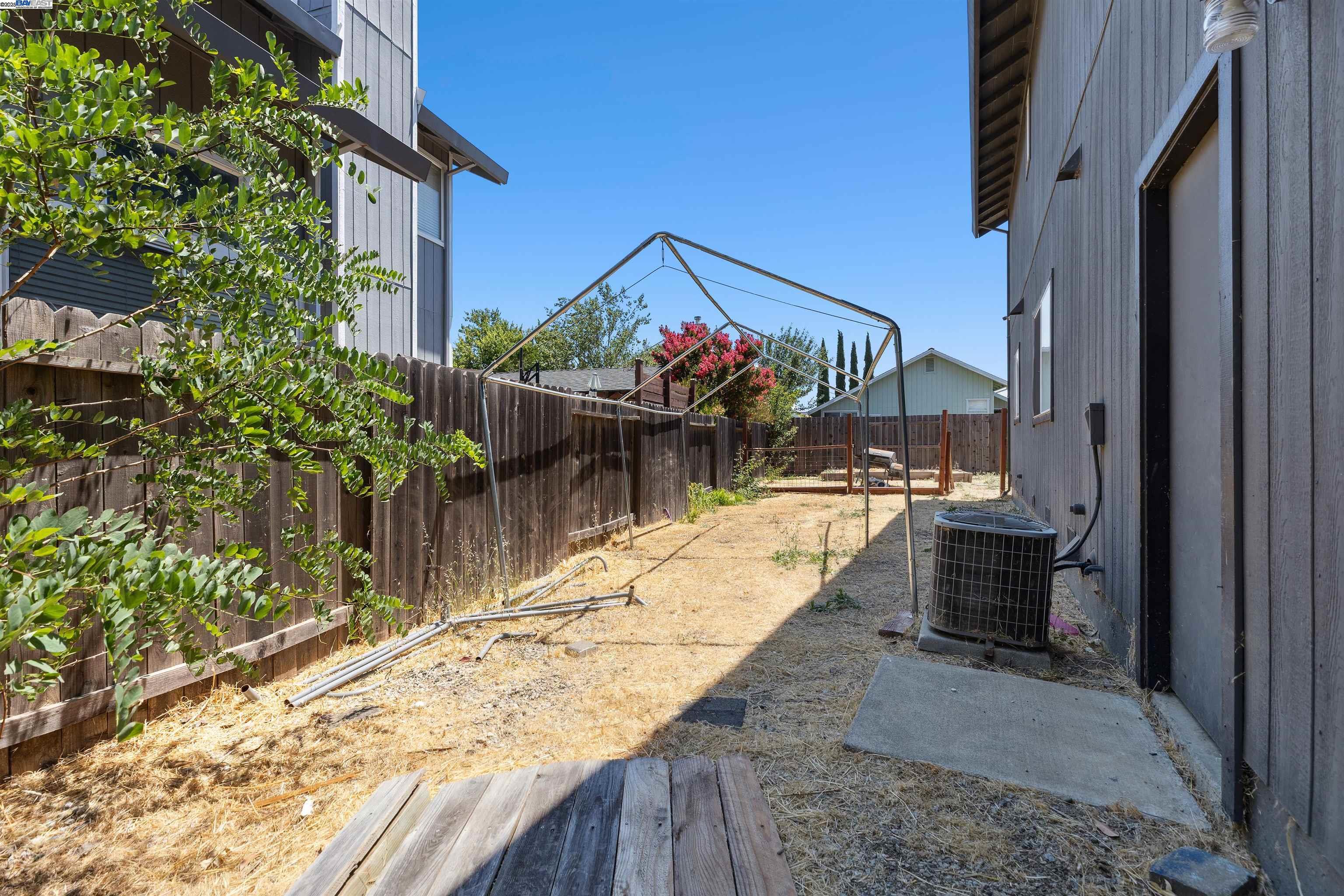 Vacaville, California, 95687, United States, 3 Bedrooms Bedrooms, ,3 BathroomsBathrooms,Residential,For Sale,1889705