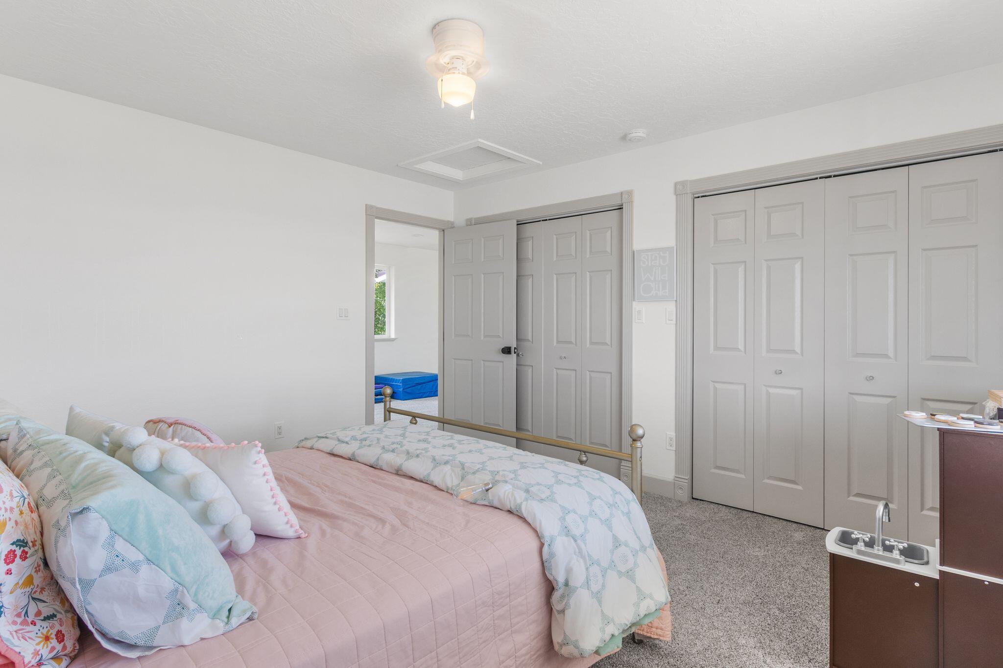 Parowan, Utah, 84761, United States, 6 Bedrooms Bedrooms, ,5 BathroomsBathrooms,Residential,For Sale,1995430