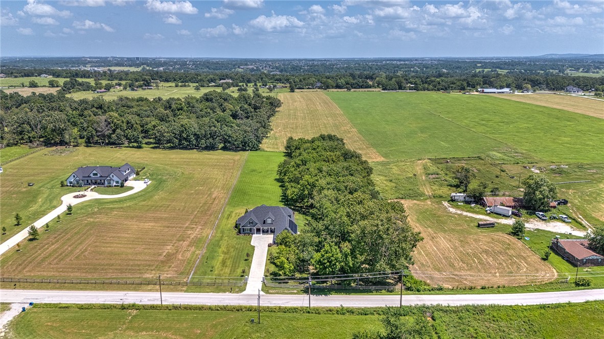 Bentonville, Arkansas, 72713, United States, 4 Bedrooms Bedrooms, ,5 BathroomsBathrooms,Residential,For Sale,1950806