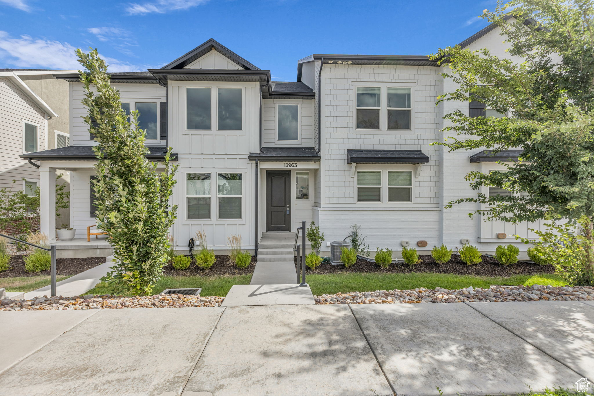Herriman, Utah, 84096, United States, 4 Bedrooms Bedrooms, ,4 BathroomsBathrooms,Residential,For Sale,1907330