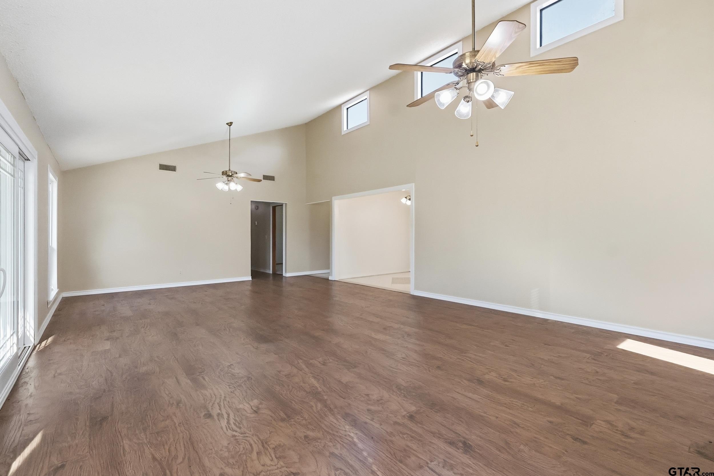 Pittsburg, Texas, 75686, United States, 3 Bedrooms Bedrooms, ,2 BathroomsBathrooms,Residential,For Sale,2008621