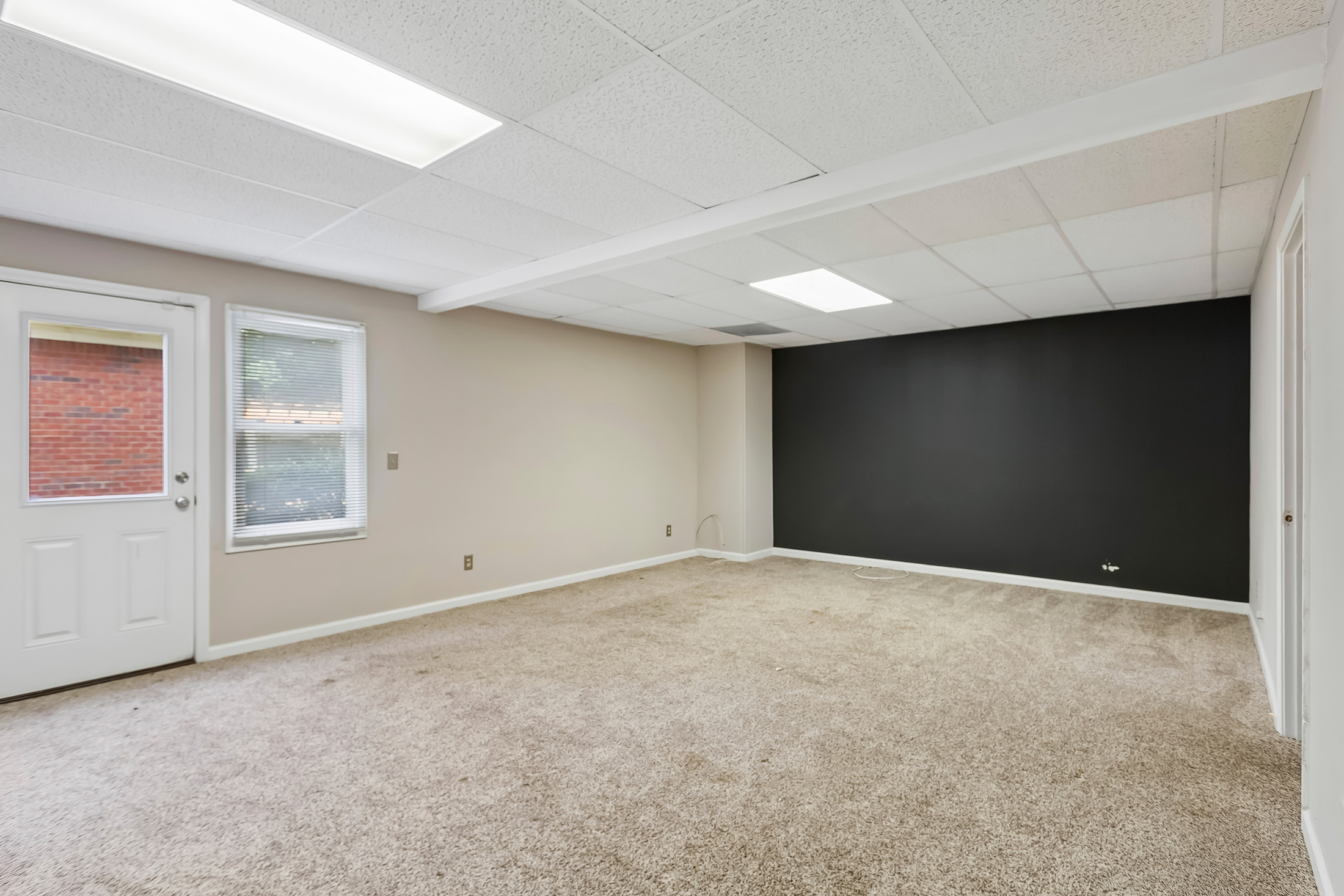  Beautifully Updated Four Bedroom Home in an Active Swim/Tennis Community - 物件實景