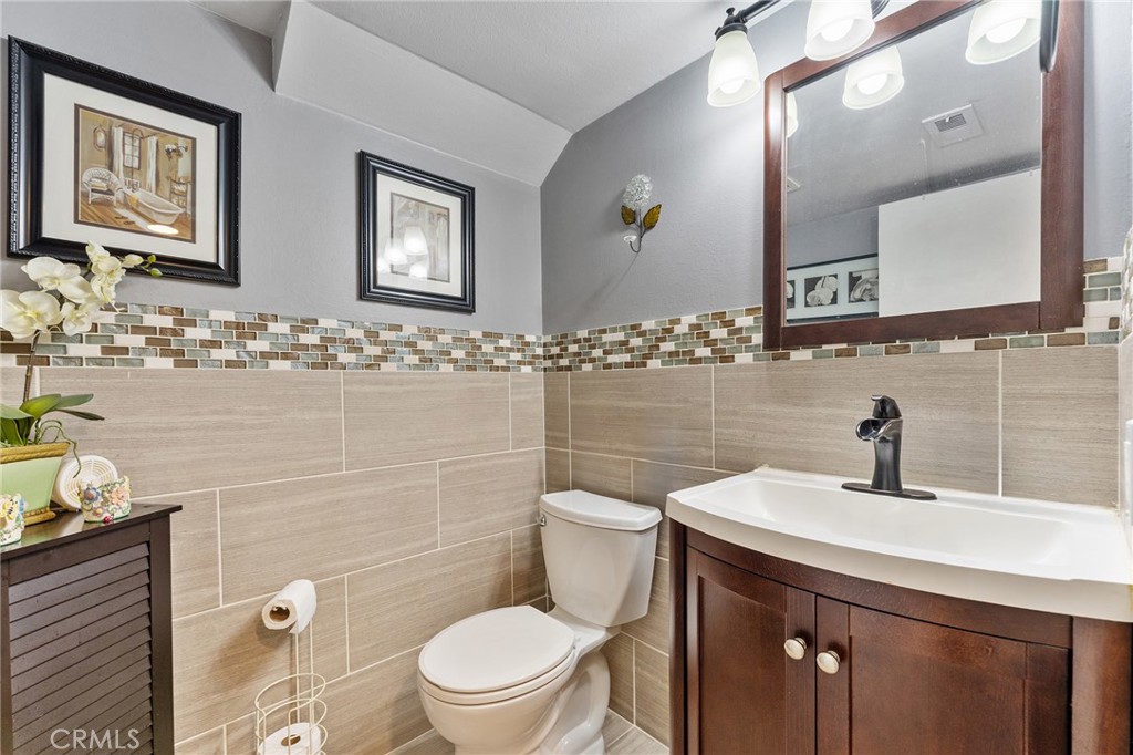 Covina, California, 91722, United States, 2 Bedrooms Bedrooms, ,3 BathroomsBathrooms,Residential,For Sale,1994268