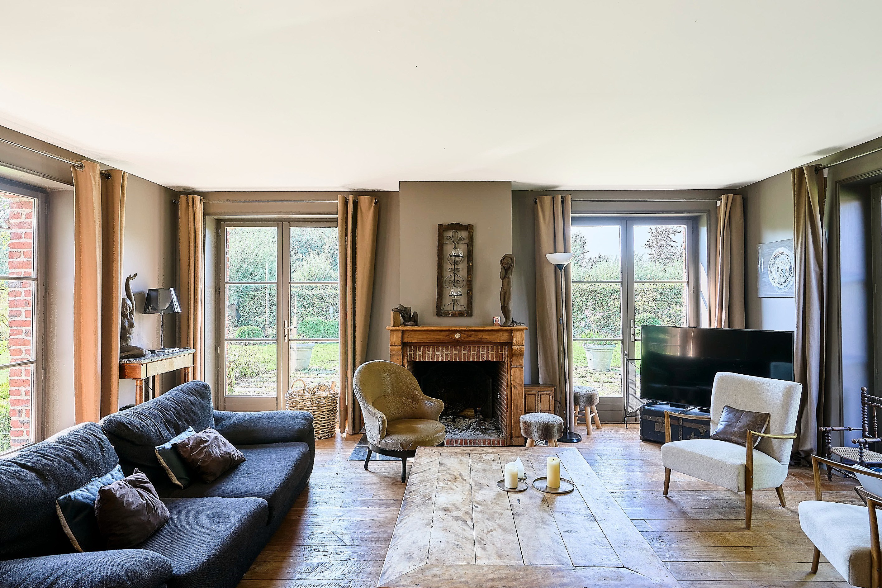  Substantial Property in Roncq Centre Ville - 300m² Living Space on 10,000m² Land - 物件實景