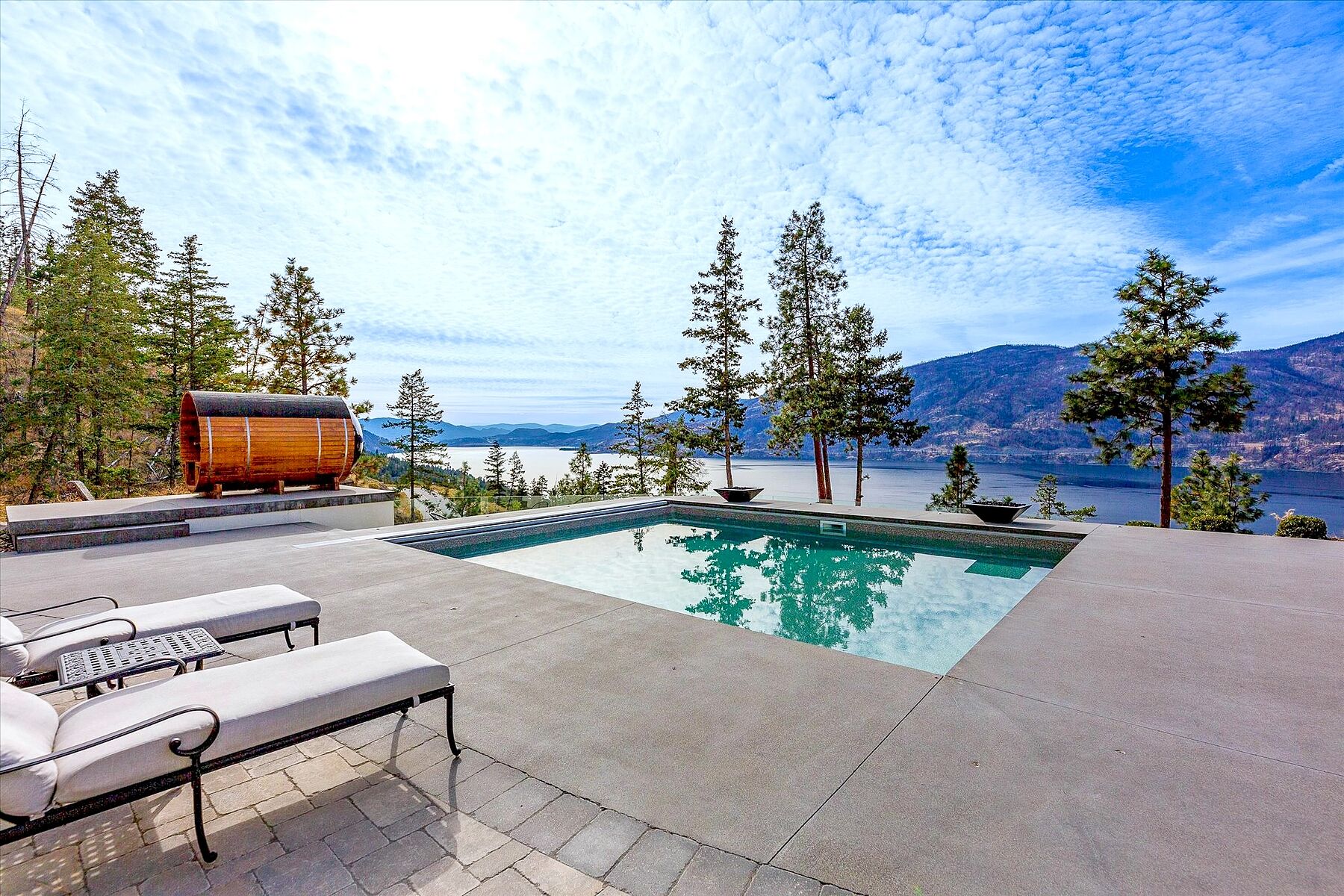  Gated Lake View Estate - 物件實景