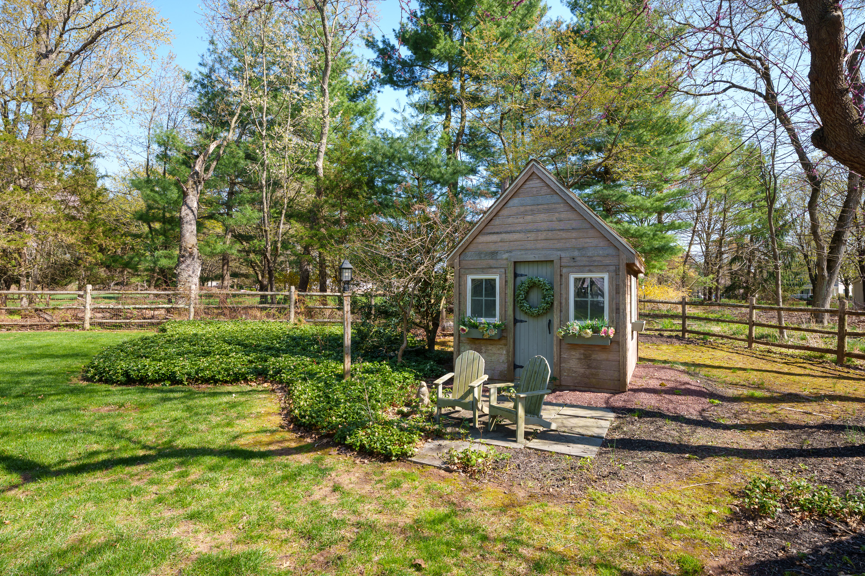  Architecturally Distinct with Greenhouse, Sunroom, and Updated Kitchen - 物件實景