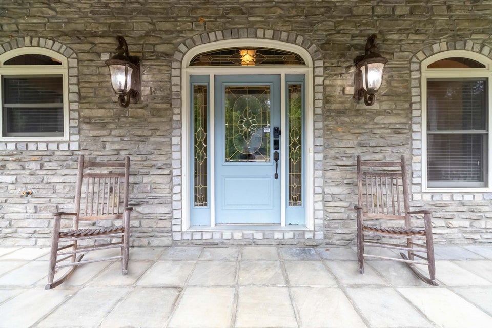 Burnside, Kentucky, 42519, United States, 5 Bedrooms Bedrooms, ,4 BathroomsBathrooms,Residential,For Sale,1978974