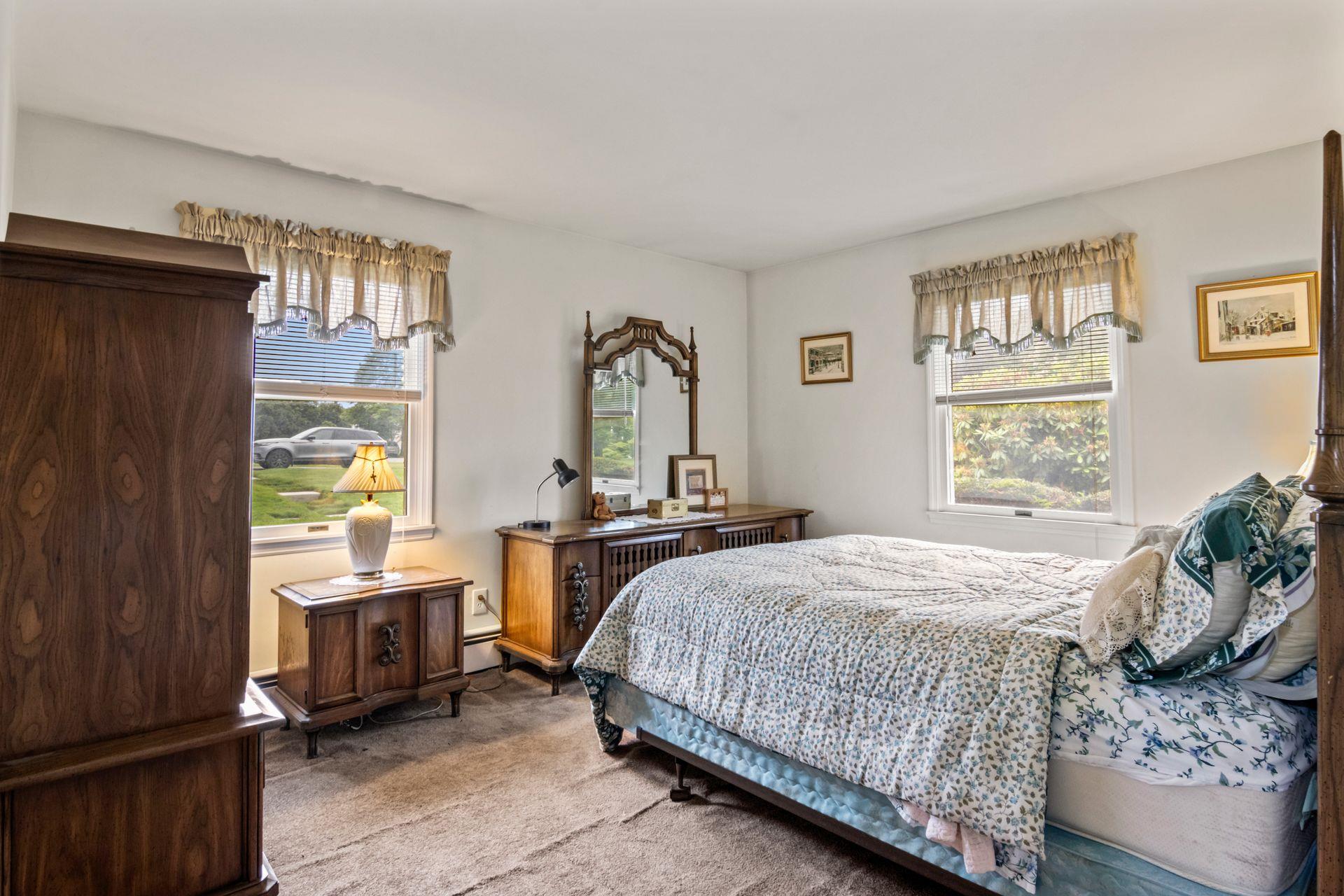 South Setauket, New York, 11720, United States, 3 Bedrooms Bedrooms, ,2 BathroomsBathrooms,Residential,For Sale,1865842