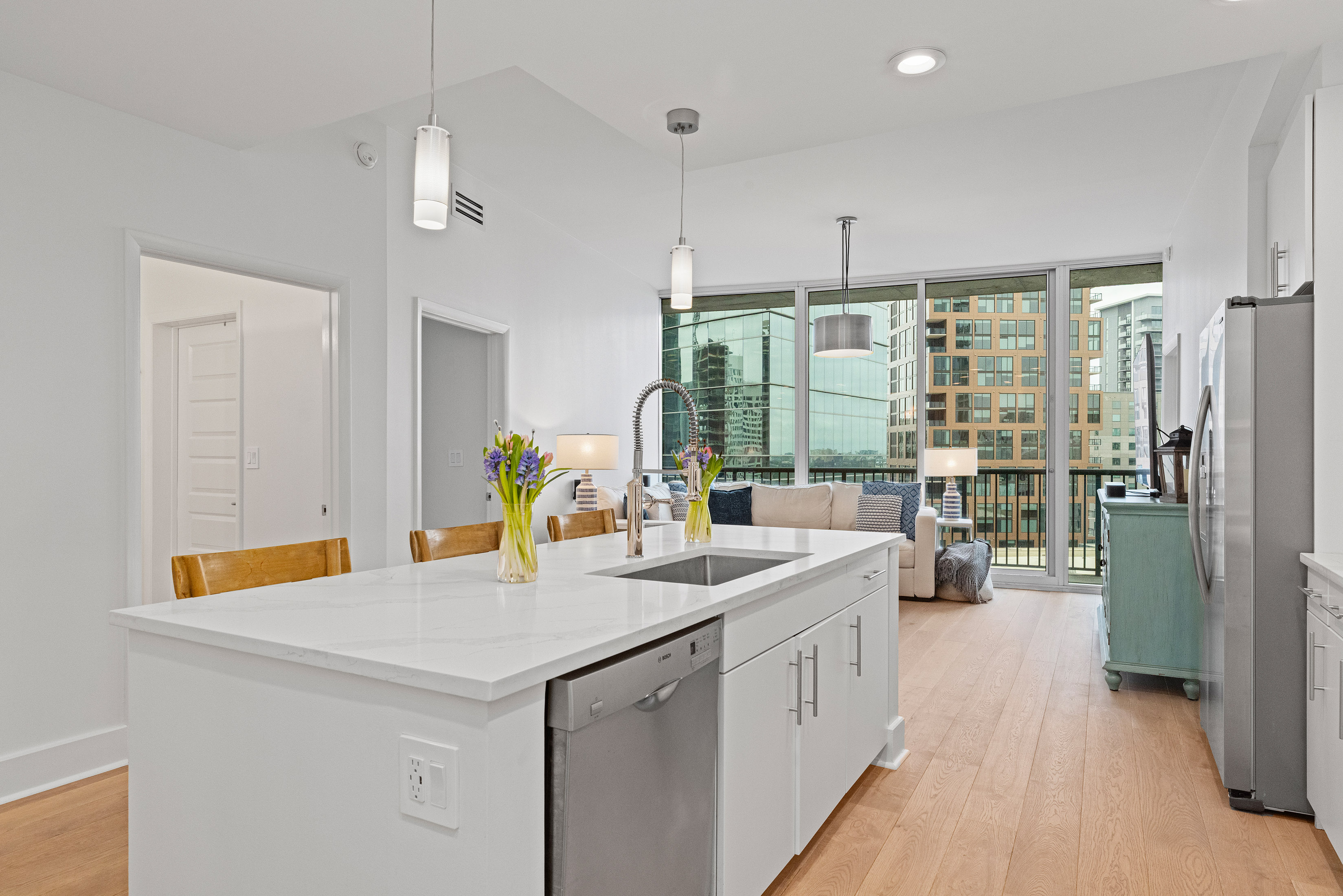  Exceptional Condo Offer Offers an Array of Amenities in a Prime Location - 物件實景