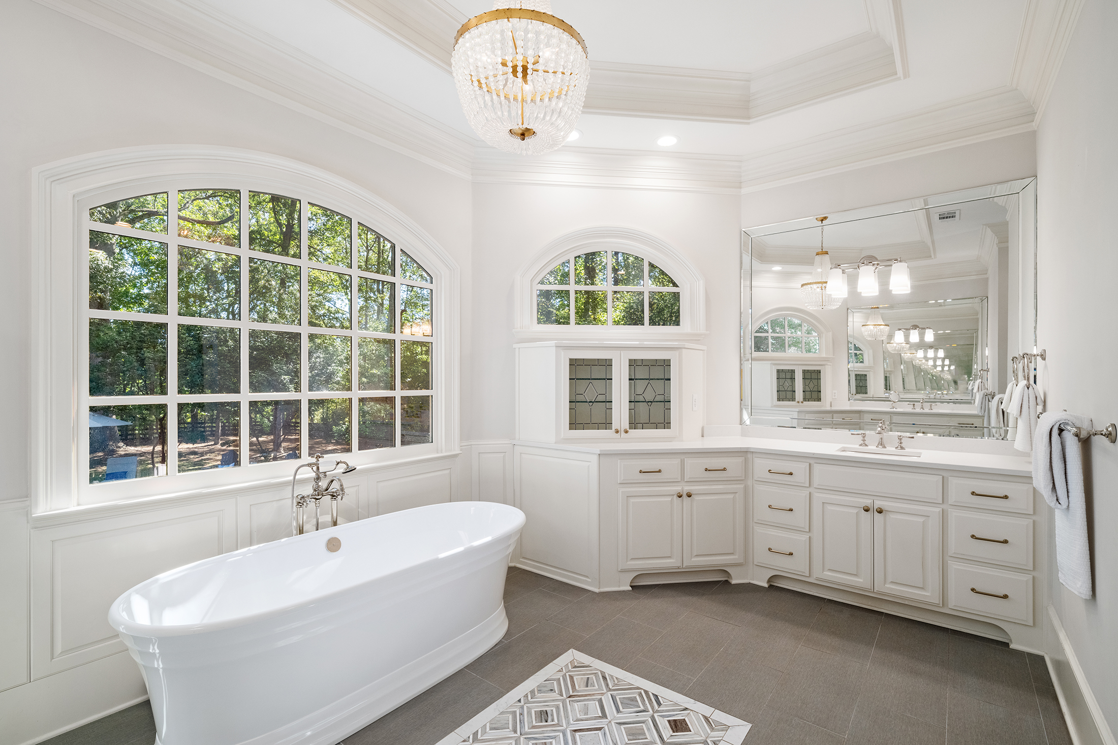  Located Within the Gated Greystone Farms Community in Milton - 物件實景