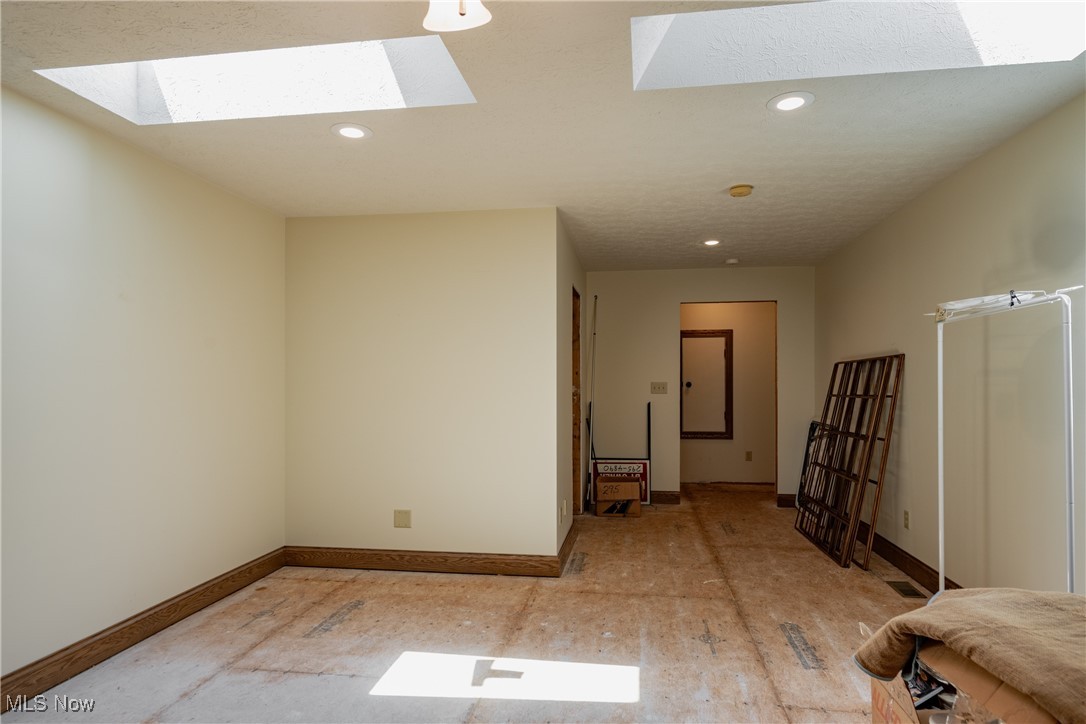 Vienna, West Virginia, 26105, United States, 4 Bedrooms Bedrooms, ,3 BathroomsBathrooms,Residential,For Sale,1902591