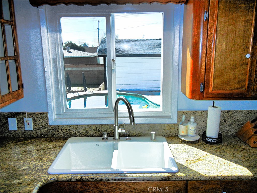 Ontario, California, 91762, United States, 4 Bedrooms Bedrooms, ,1 BathroomBathrooms,Residential,For Sale,1936943