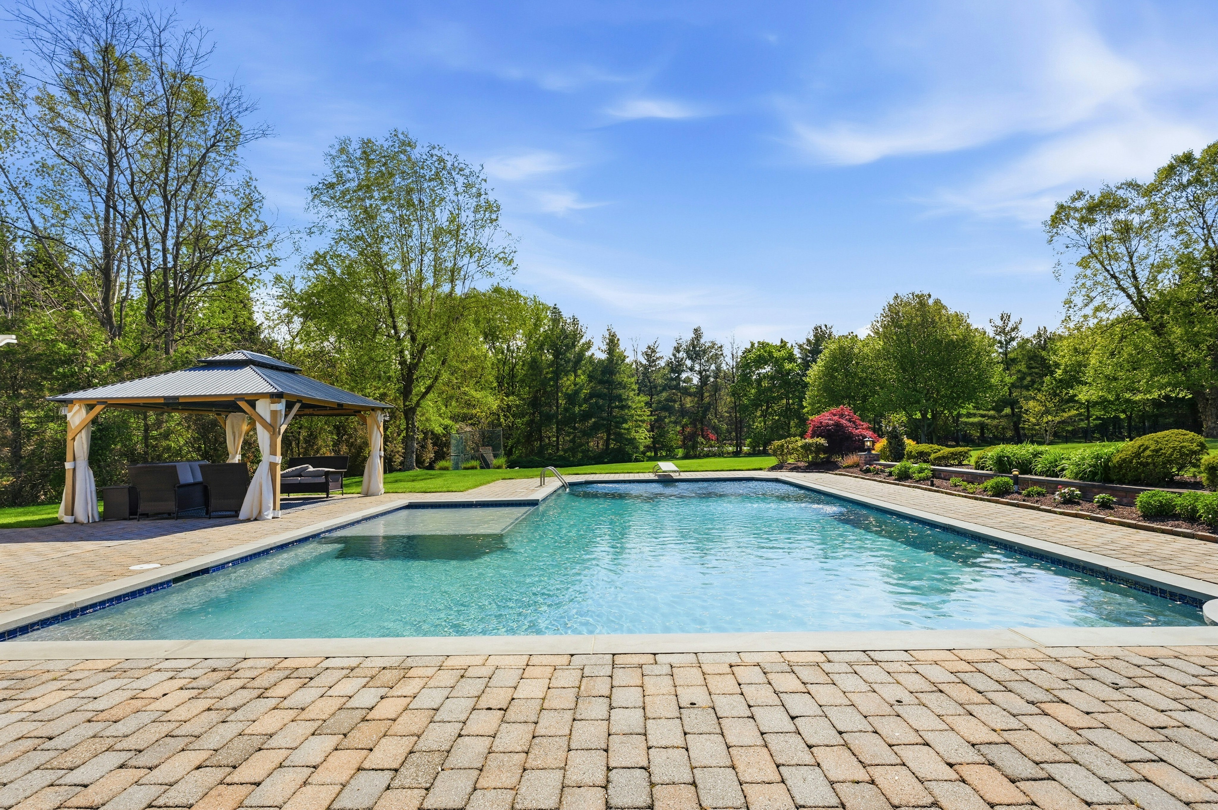  5 Westwood Court, Glen Head, NY, 11545 - 物件實景