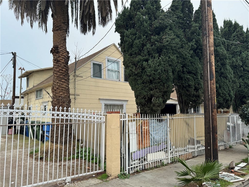 Los Angeles, California, 90007, United States, ,Residential,For Sale,2006196