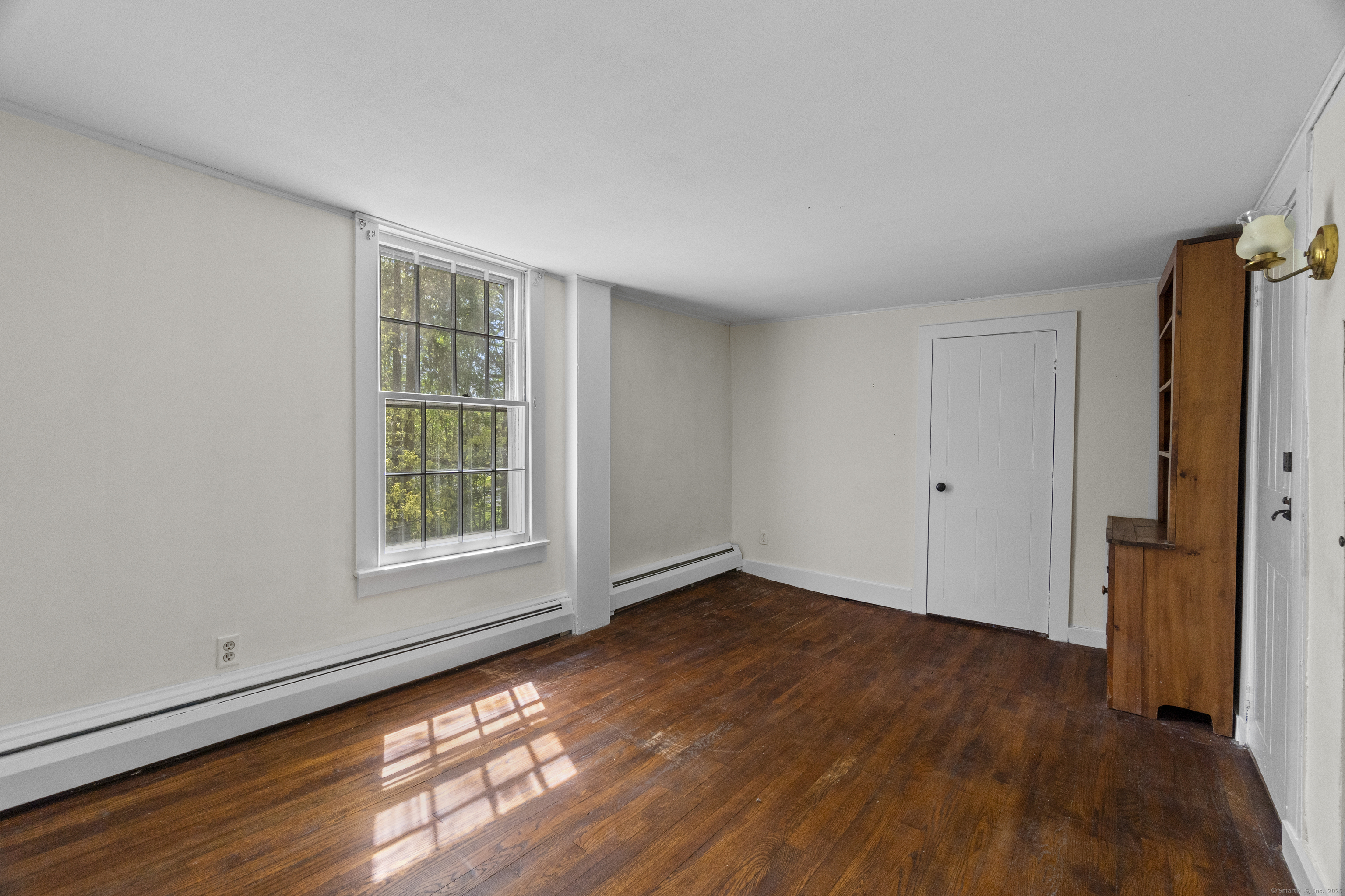 Woodbury, Connecticut, 06798, United States, 4 Bedrooms Bedrooms, ,3 BathroomsBathrooms,Residential,For Sale,1890023