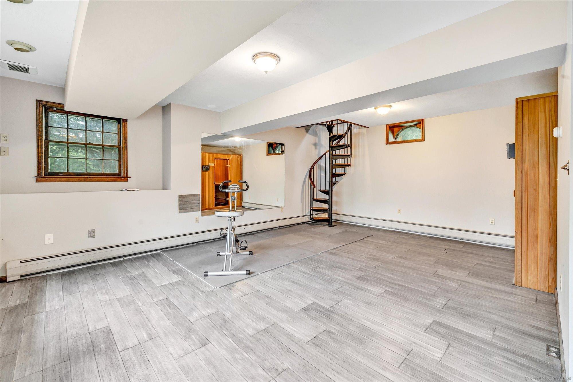 Monroe, Connecticut, 06468, United States, 3 Bedrooms Bedrooms, ,3 BathroomsBathrooms,Residential,For Sale,1872282