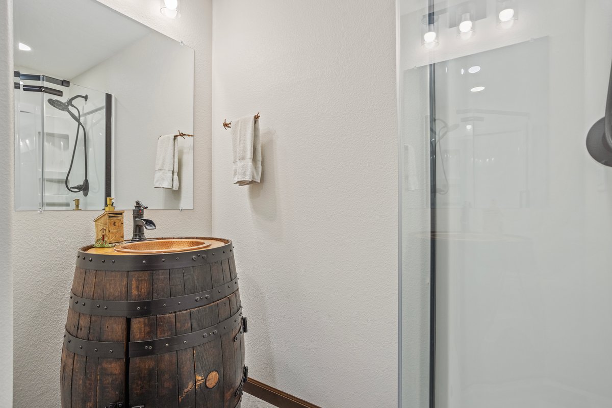 Cheyenne, Wyoming, 82009, United States, 5 Bedrooms Bedrooms, ,3 BathroomsBathrooms,Residential,For Sale,1982356