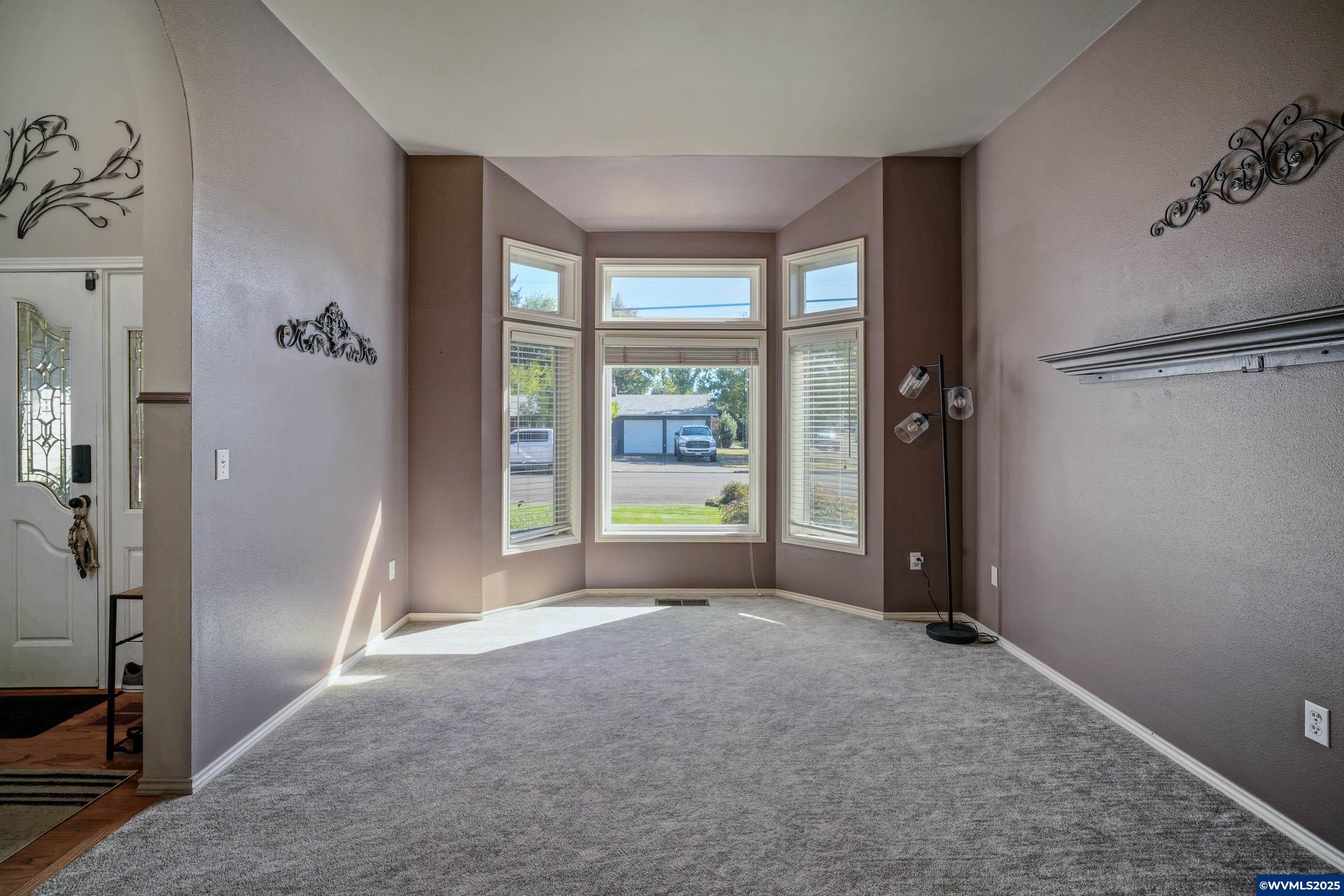 Mcminnville, Oregon, 97128, United States, 3 Bedrooms Bedrooms, ,3 BathroomsBathrooms,Residential,For Sale,1949725