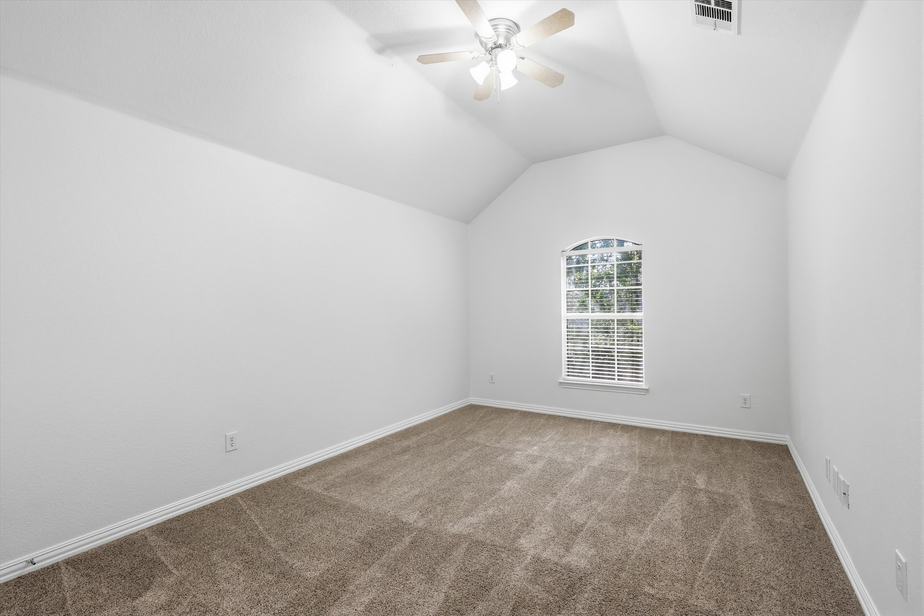 8912 Wyatt Circle, Lantana, TX, 76226 - 物件實景