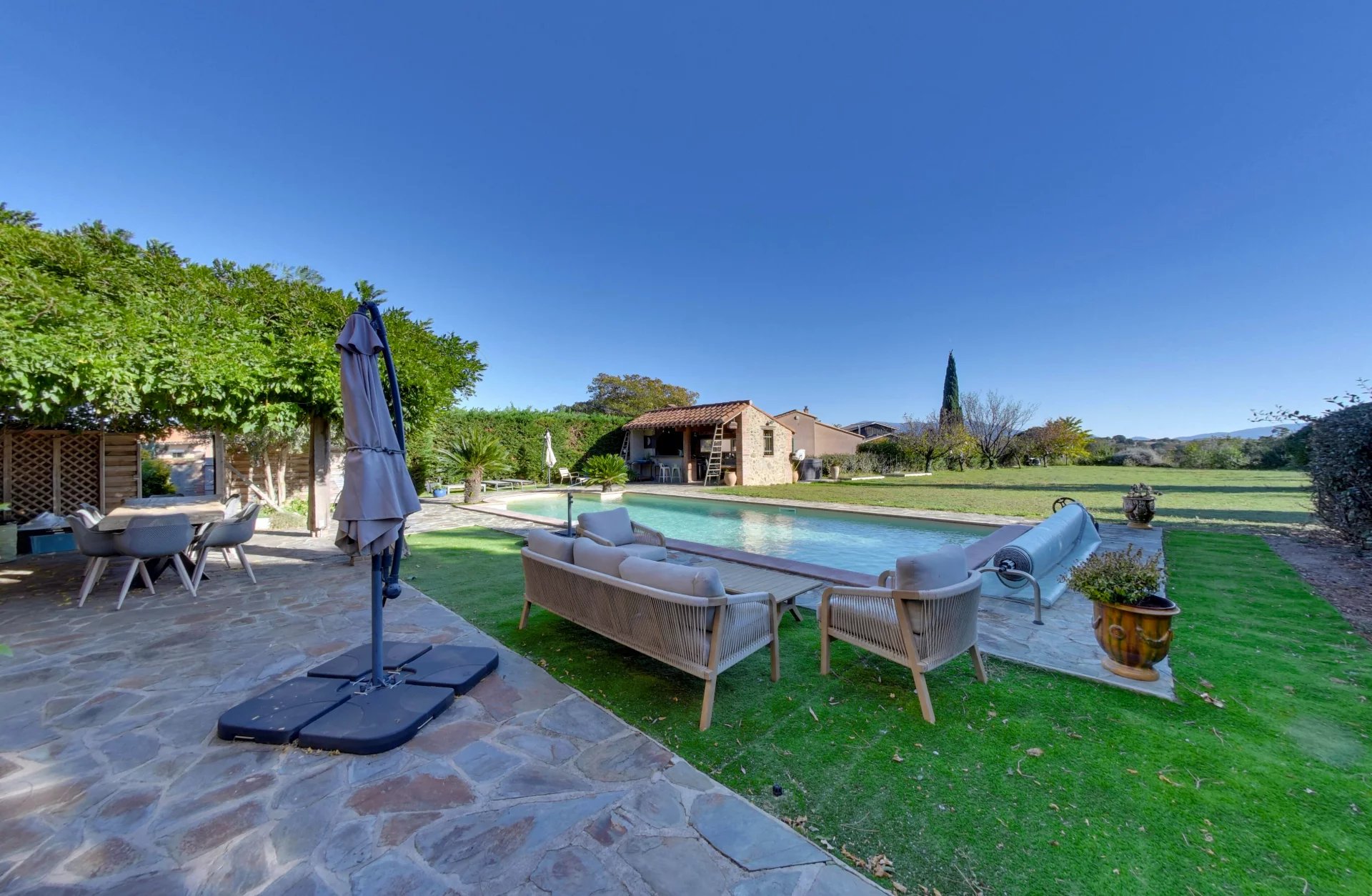 Thuir, Occitanie, 66300, FR, 5 Bedrooms Bedrooms, ,2 BathroomsBathrooms,Residential,For Sale,1991198