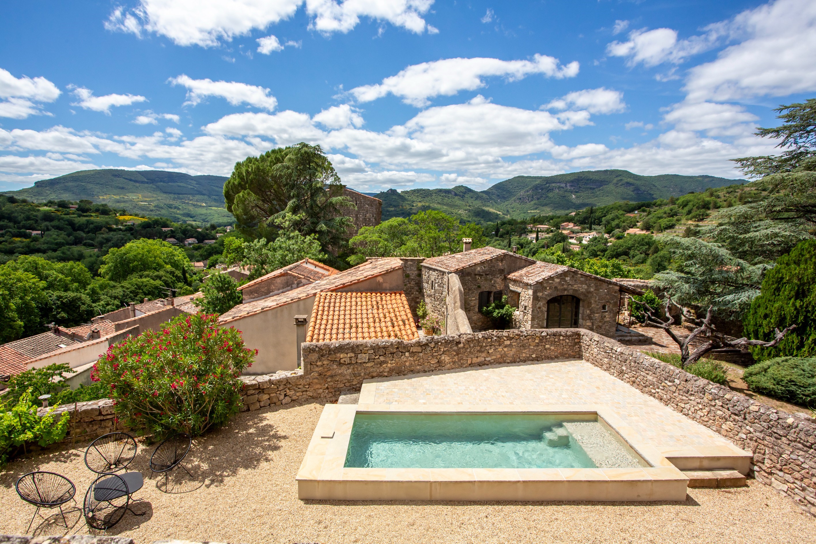  Château de Soubes from 11th Century Reimagined for Contemporary Living - 物件實景