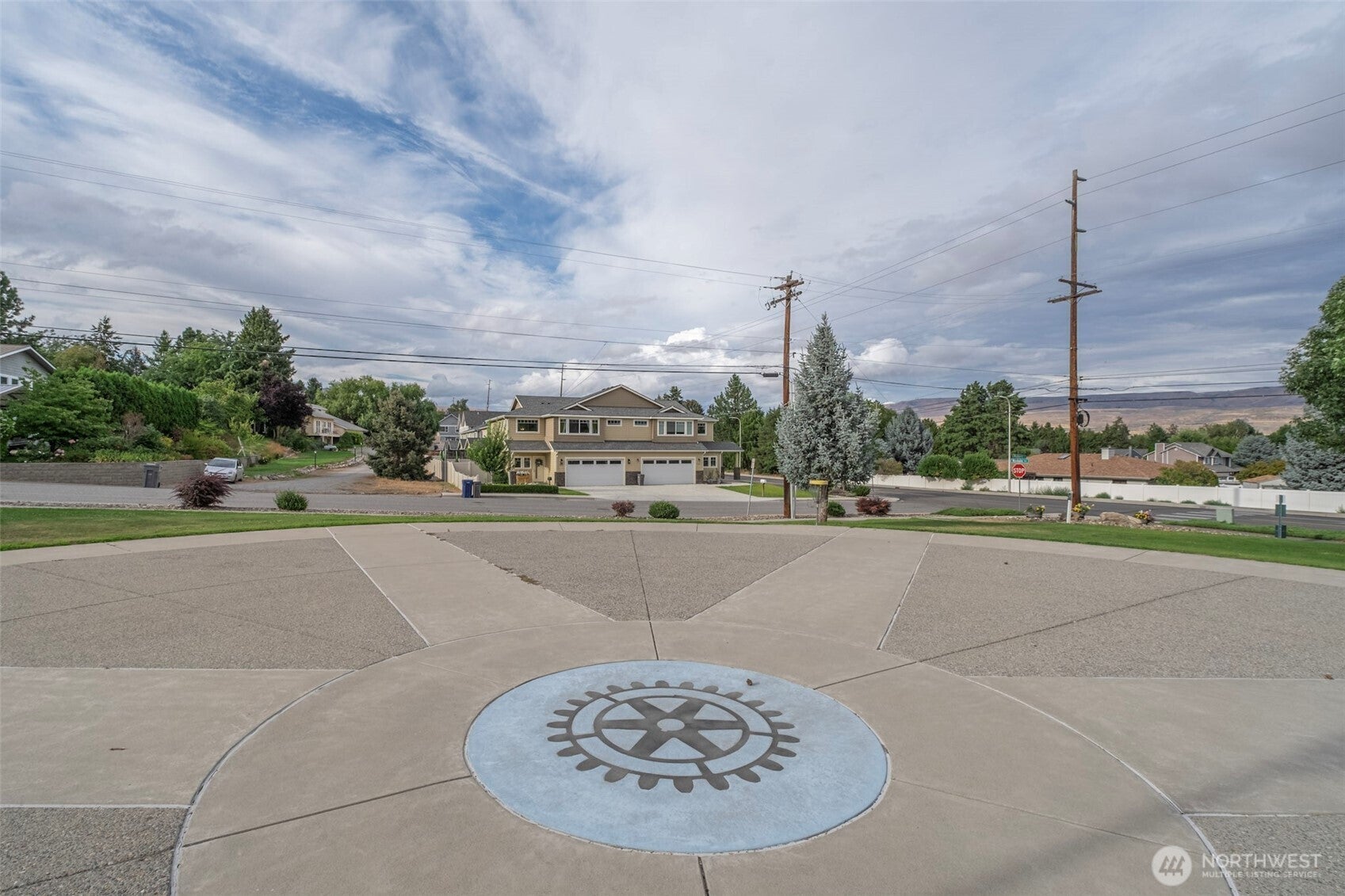 Wenatchee, Washington, 98801, United States, 3 Bedrooms Bedrooms, ,3 BathroomsBathrooms,Residential,For Sale,1911127
