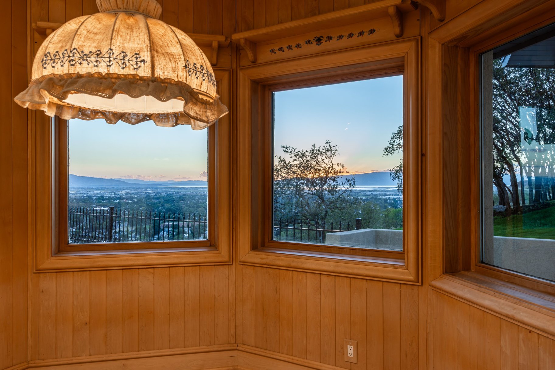 European Estate with Huge Views of the Valley - 物件實景