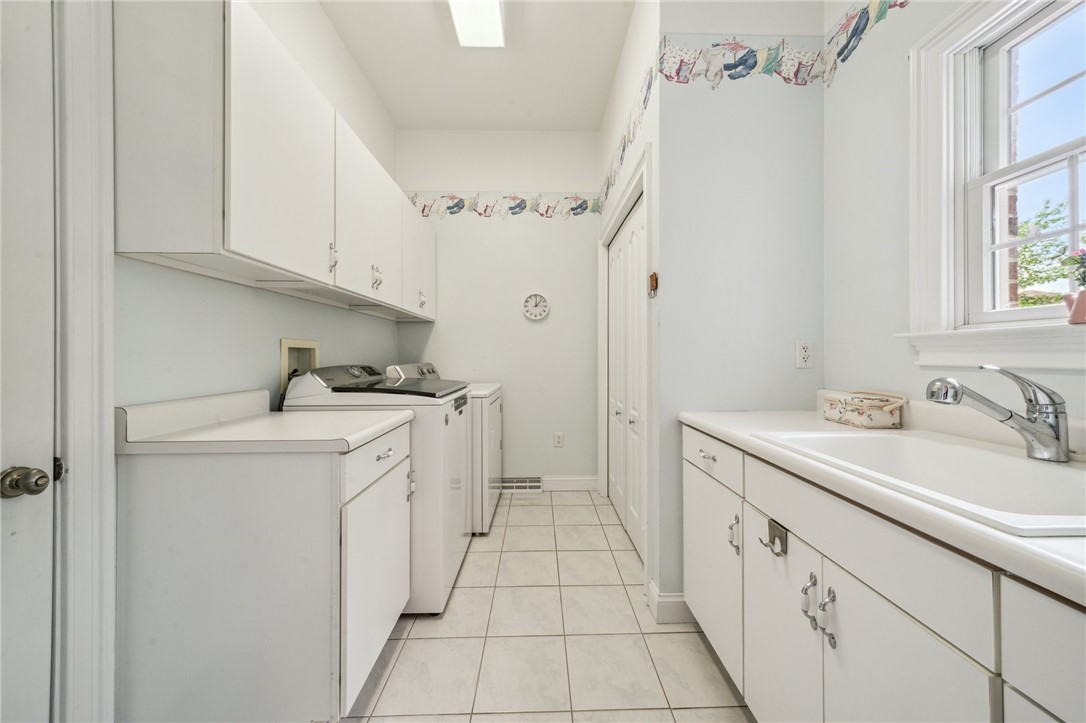 Penn Twp, Pennsylvania, 15644, United States, 4 Bedrooms Bedrooms, ,4 BathroomsBathrooms,Residential,For Sale,1975904