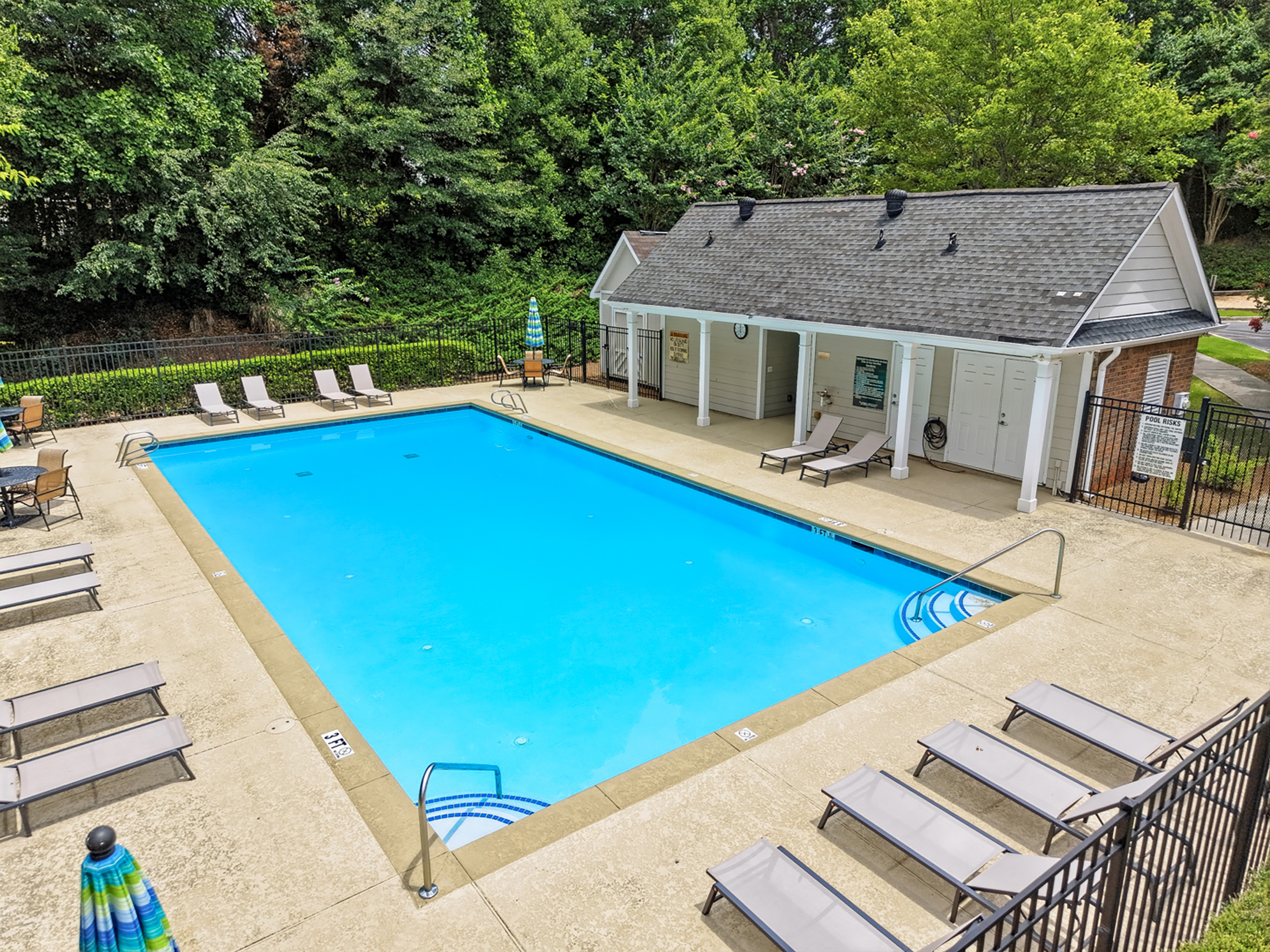  Private Cul-de-Sac Retreat in a Prime Alpharetta Swim Community - 物件實景