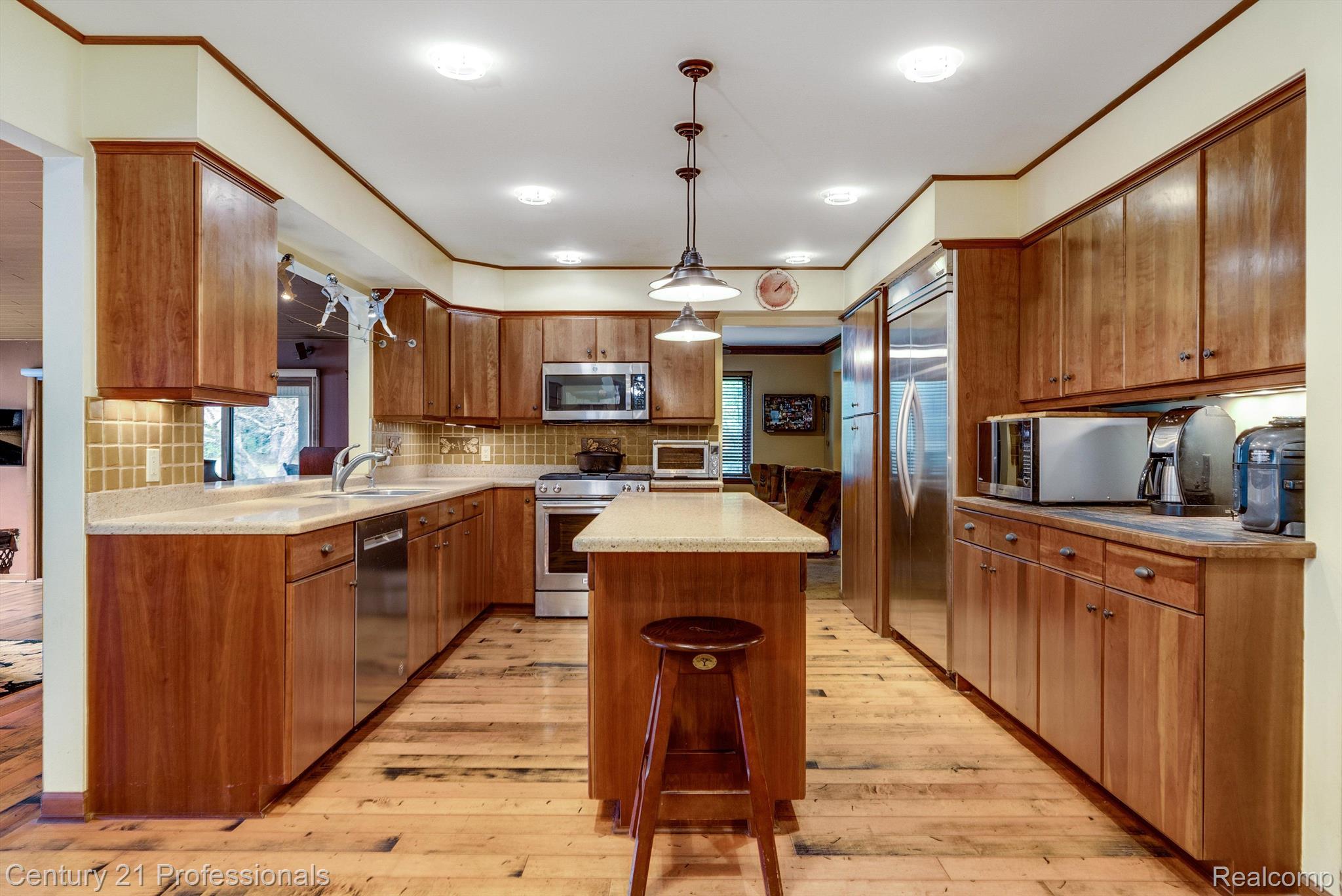 Holly, Michigan, 48442, United States, 4 Bedrooms Bedrooms, ,4 BathroomsBathrooms,Residential,For Sale,1943640
