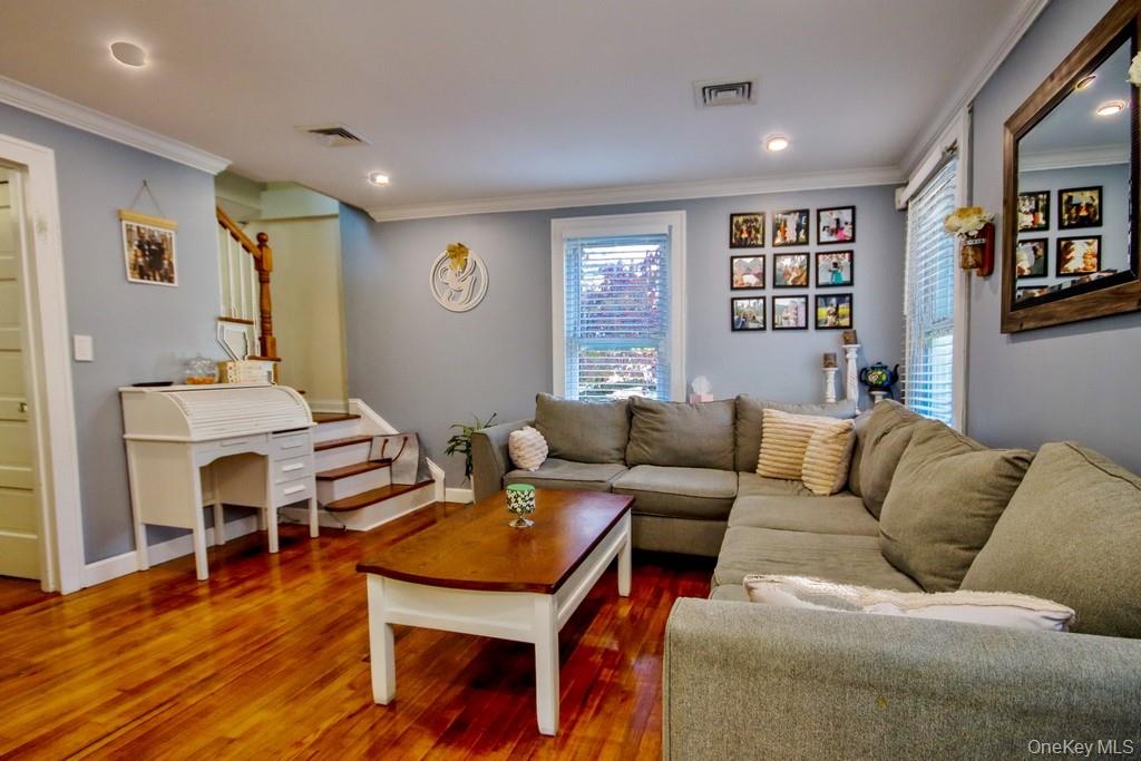 Garnerville, New York, 10923, United States, 3 Bedrooms Bedrooms, ,2 BathroomsBathrooms,Residential,For Sale,1974386