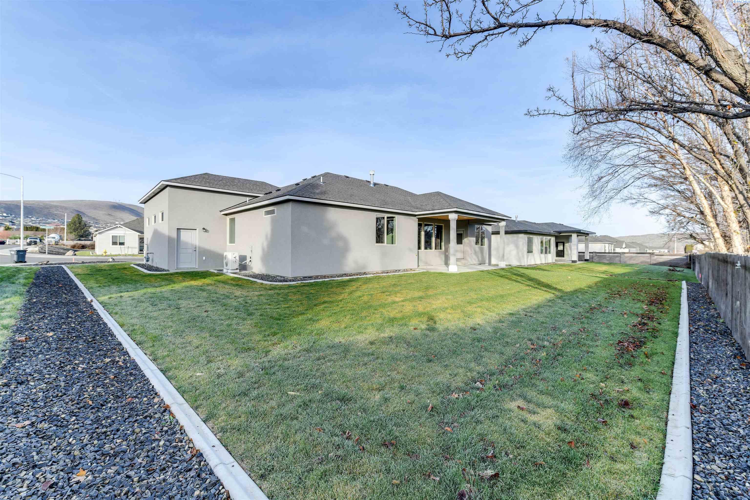 Richland, Washington, 99352, United States, 3 Bedrooms Bedrooms, ,2 BathroomsBathrooms,Residential,For Sale,1898380