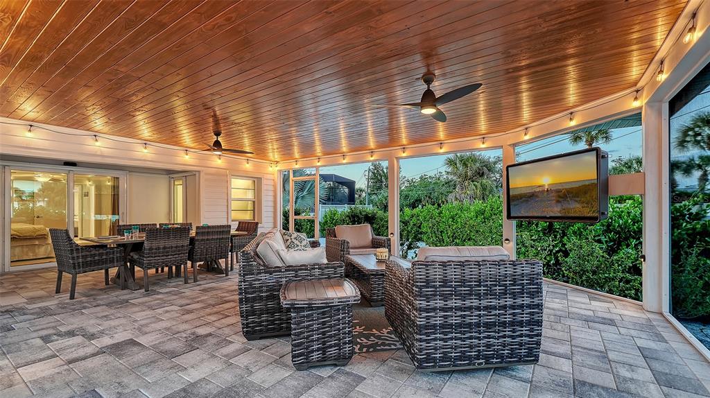 Sarasota, Florida, 34242, United States, 3 Bedrooms Bedrooms, ,2 BathroomsBathrooms,Residential,For Sale,1992857