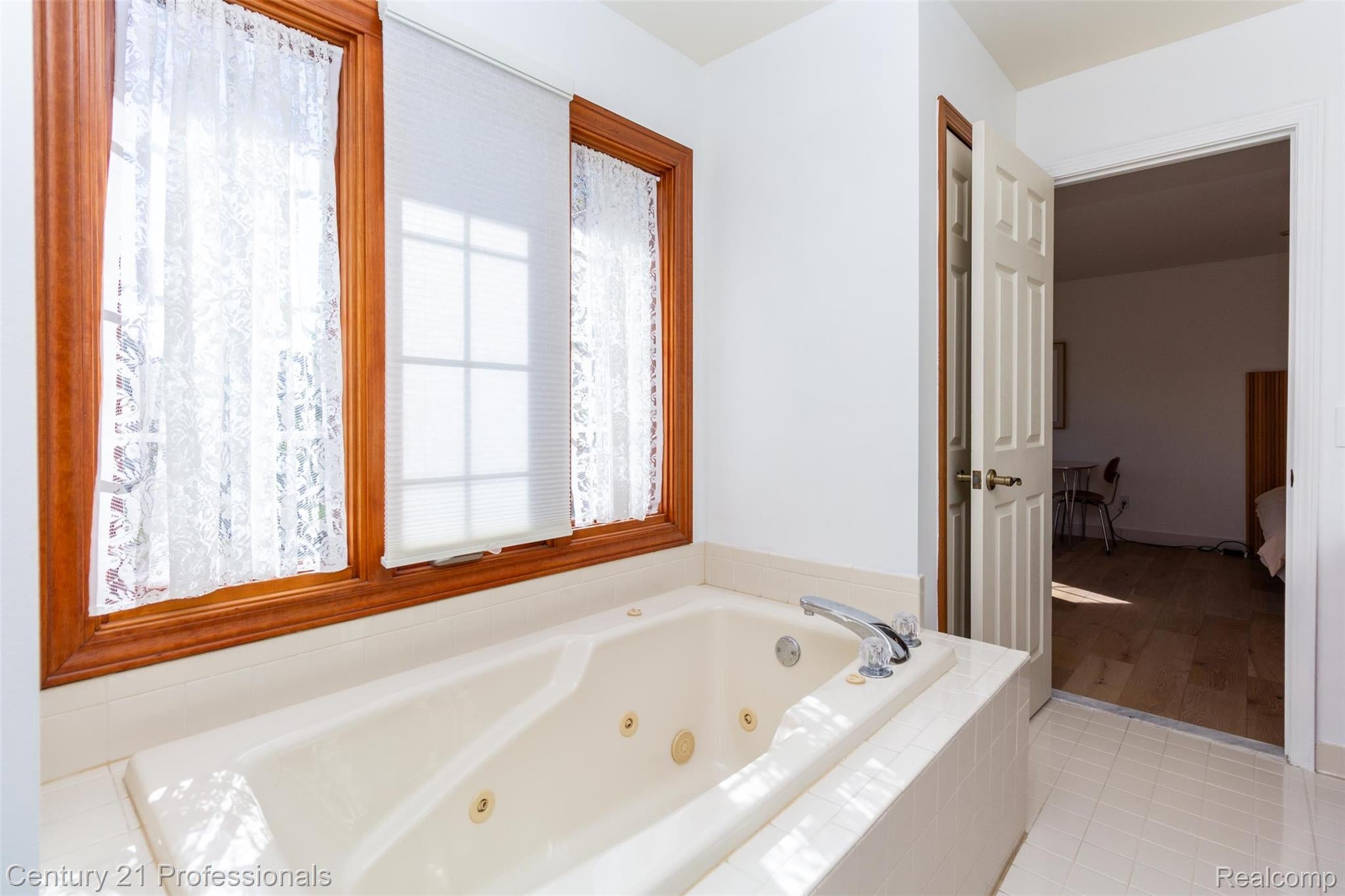 Troy, Michigan, 48084, United States, 4 Bedrooms Bedrooms, ,3 BathroomsBathrooms,Residential,For Sale,1976121