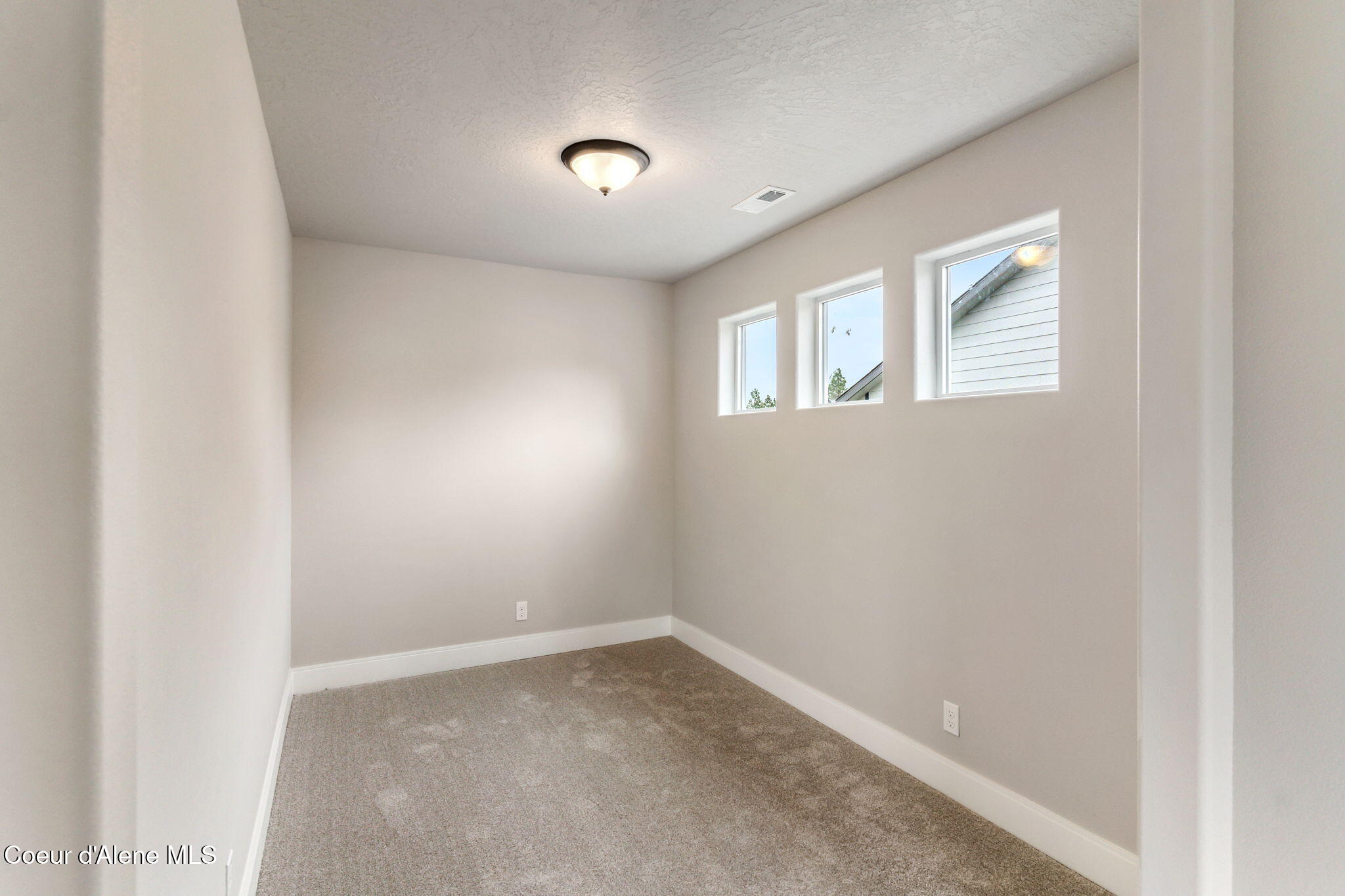 Rathdrum, Idaho, 83858, United States, 4 Bedrooms Bedrooms, ,1 BathroomBathrooms,Residential,For Sale,1998857