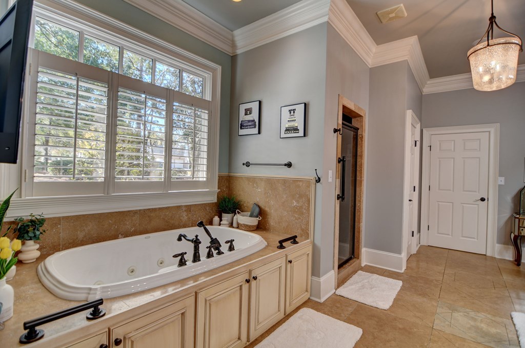 Valdosta, Georgia, 31601, United States, 4 Bedrooms Bedrooms, ,4 BathroomsBathrooms,Residential,For Sale,1995126